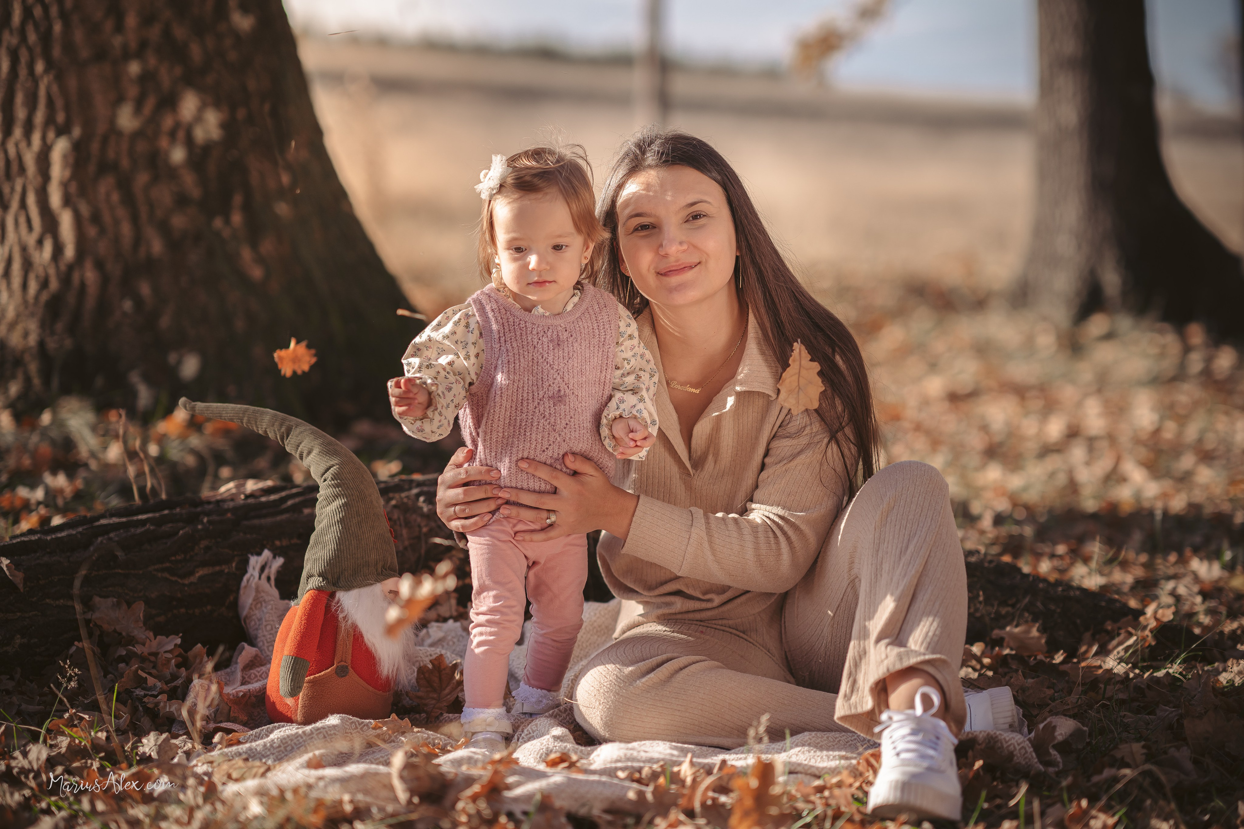 Sofia - Soare si frunze🍁🍁🍁. Marius Alex fotograf de eveniment si portret din Suceava