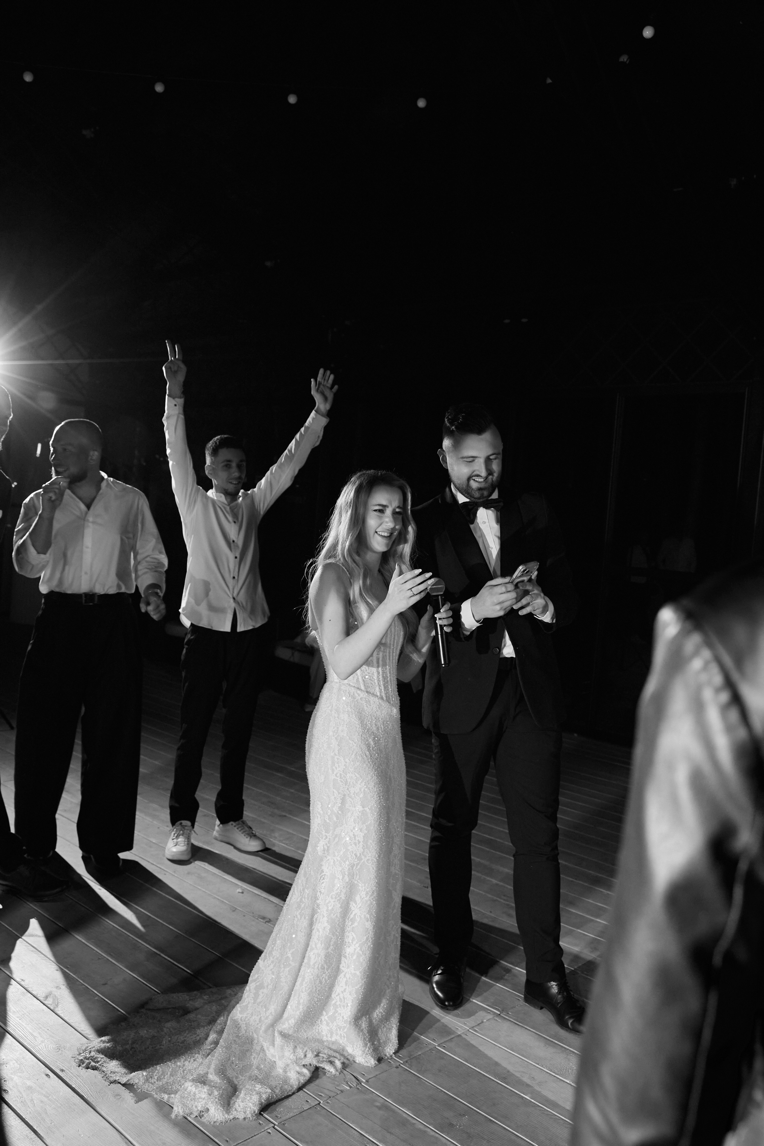 Natalia & Roman. Dworek przy lesie. Fotograf ślubny i rodzinny w Krakowie Yana Klymova
