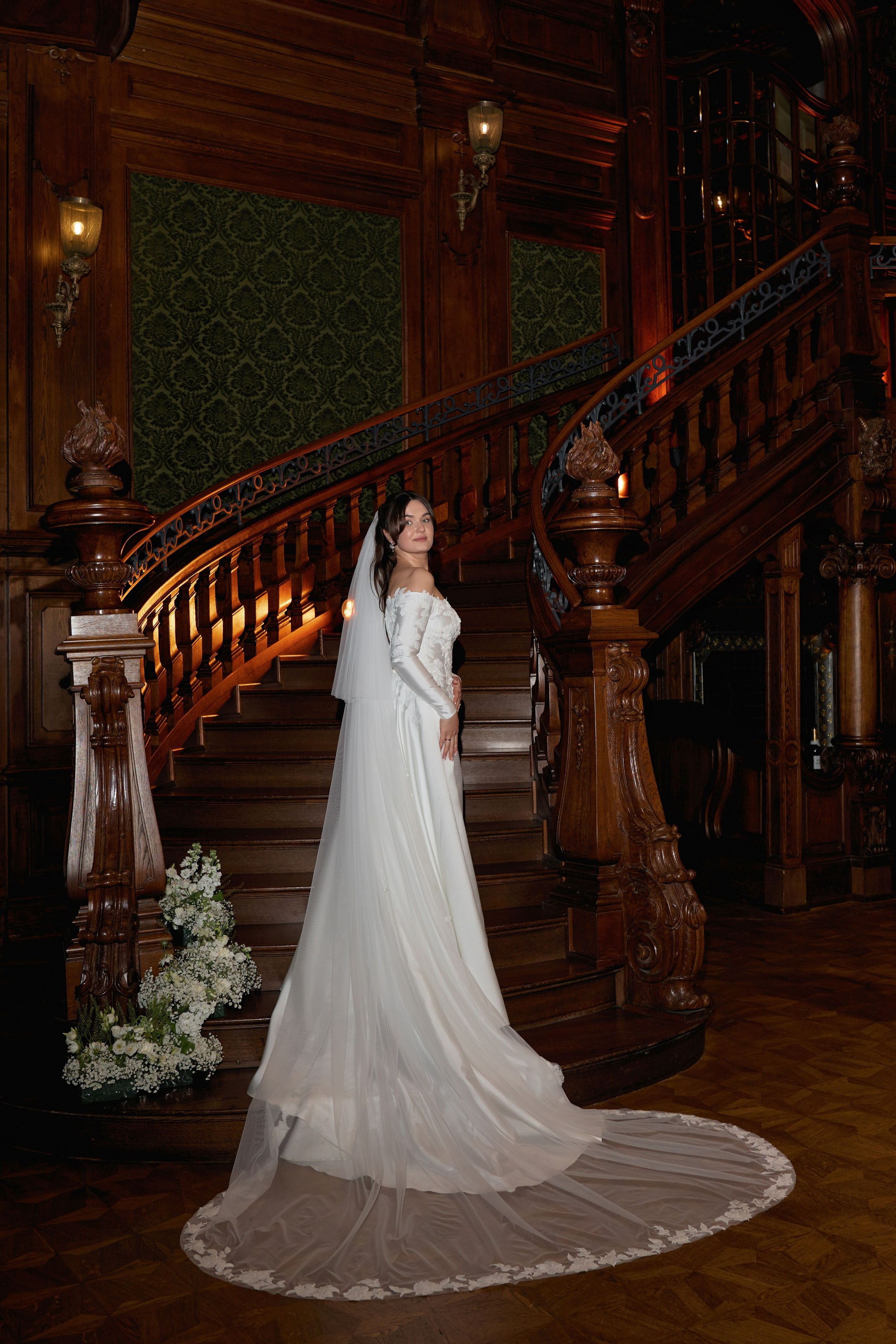 Wiktoria & Kacper. Pałac Goetz. Fotograf ślubny i rodzinny w Krakowie Yana Klymova