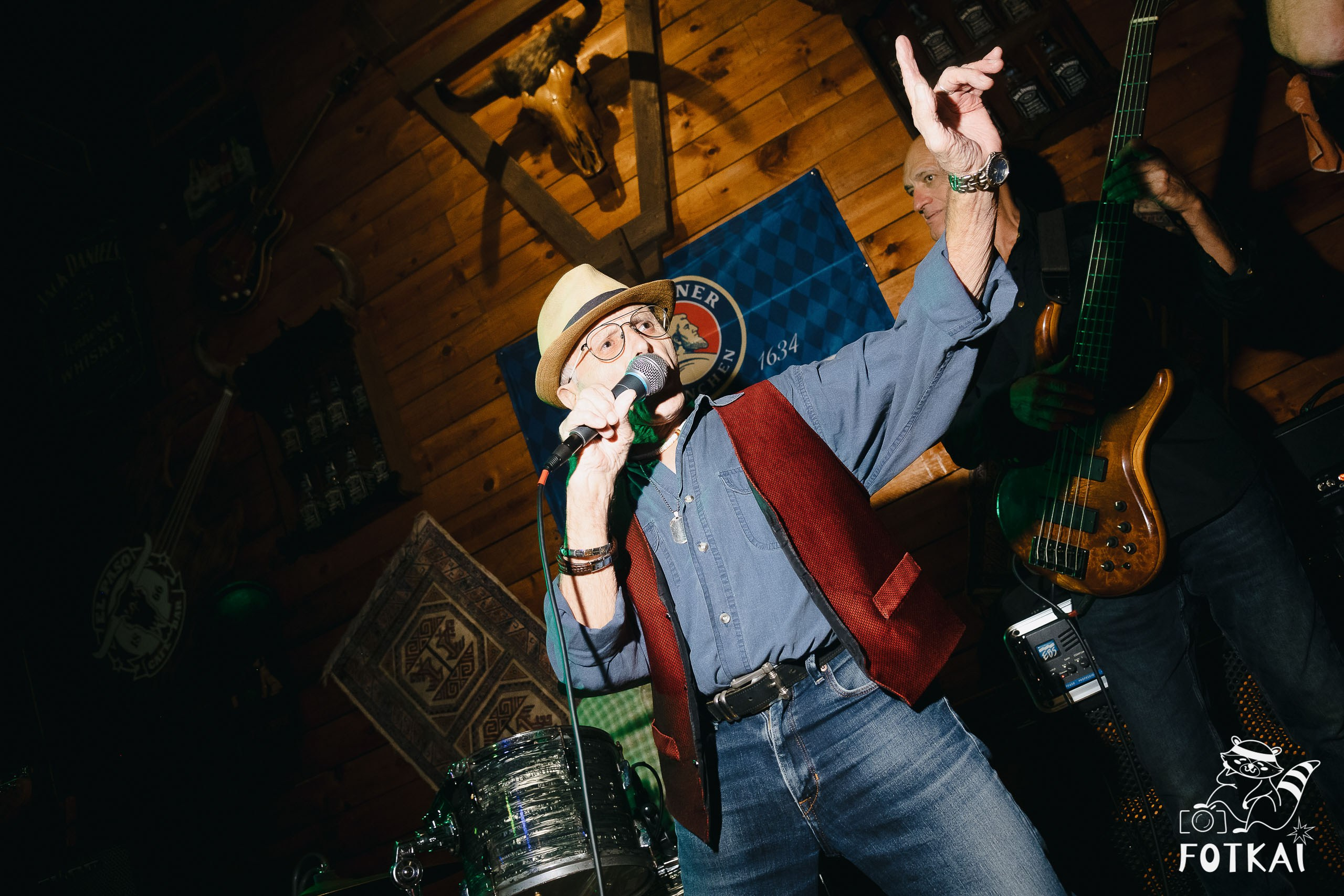 Фоторепортаж JAM Night в El Paso Bar, Torrevieja — живая музыка и атмосфера Коста-Бланки | FOTKAI