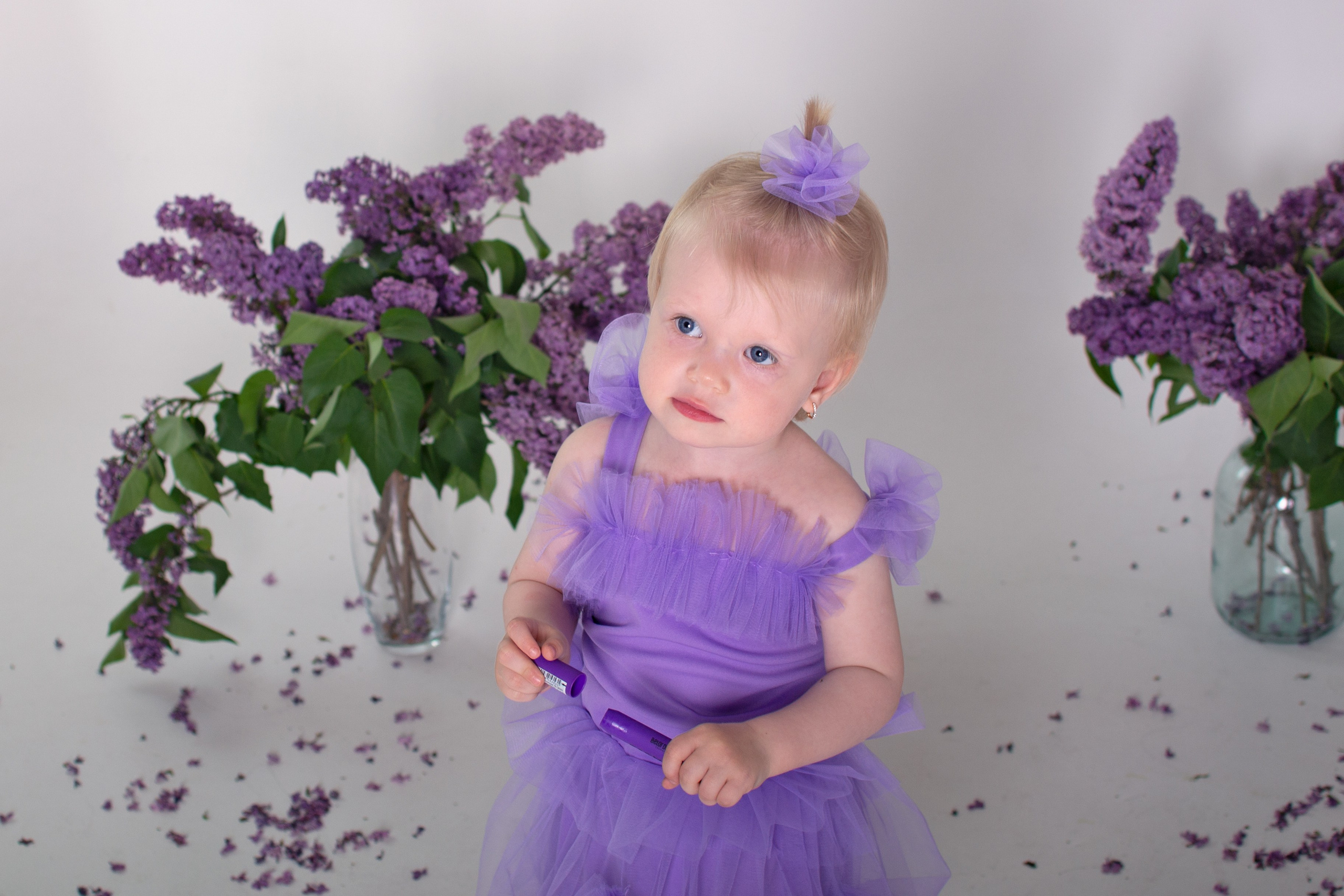 Маруся и сирень. Фотограф новорожденных в Темиртау и Караганде Любовь Жукова newborn