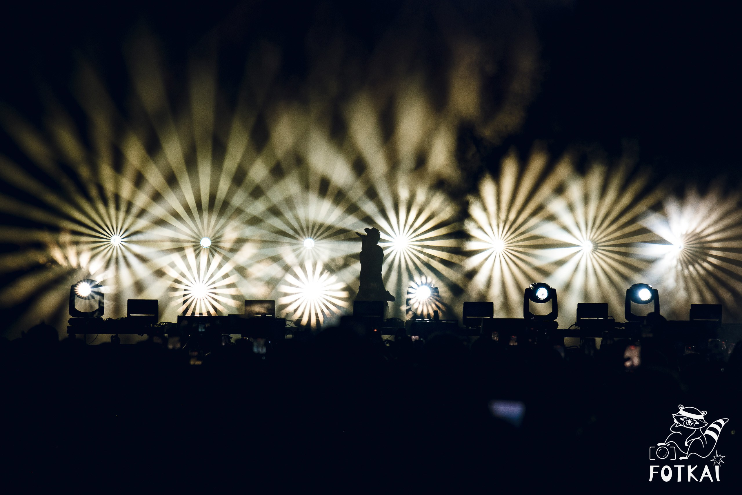 JC Reyes at Brilla Torrevieja Festival — Live Concert Photos in Torrevieja, Spain, 2026 | FOTKAI