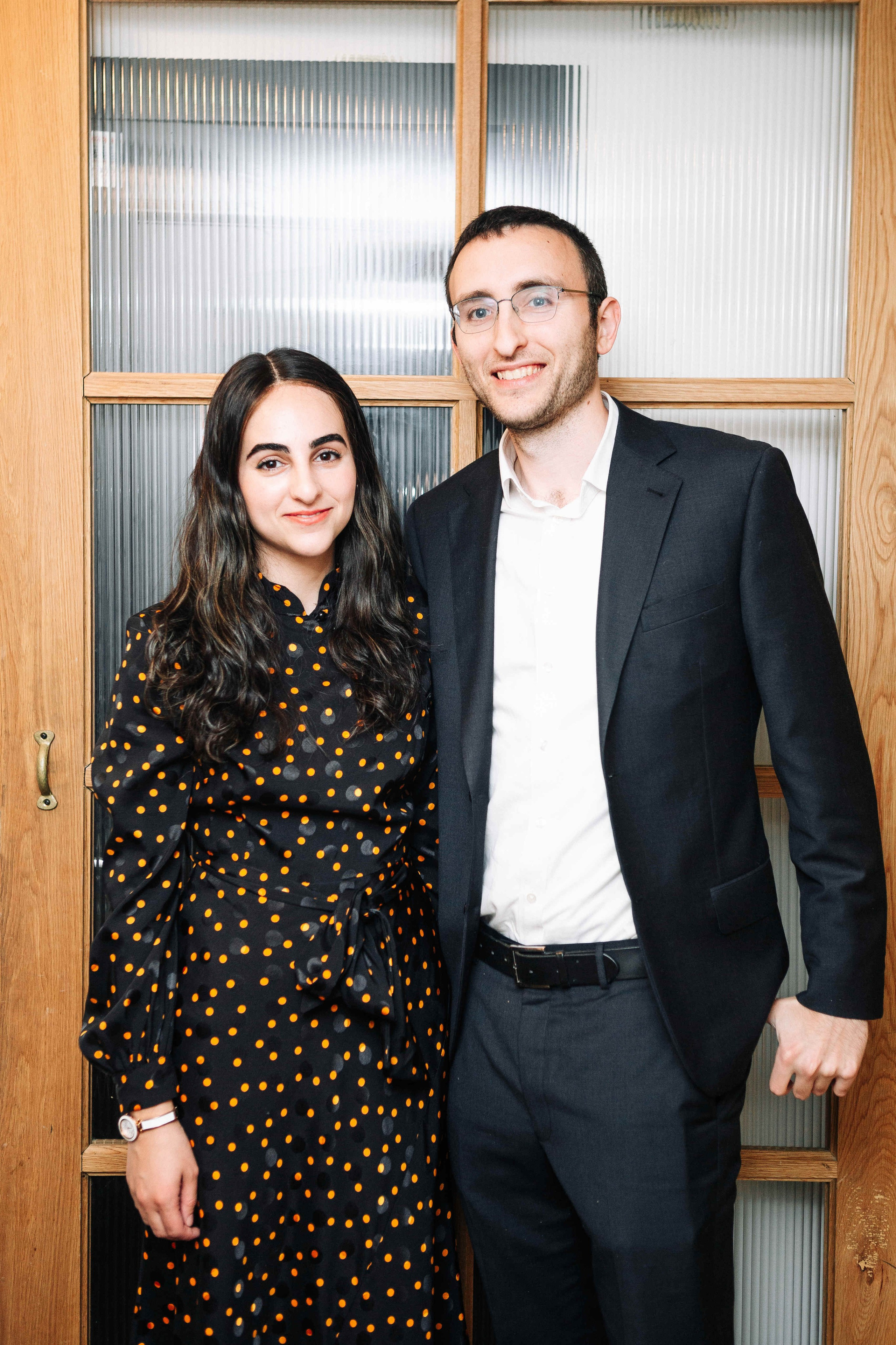 PARTY IN A RESTAURANT WITH THE WHOLE FAMILY. Https://shi-photo.com/