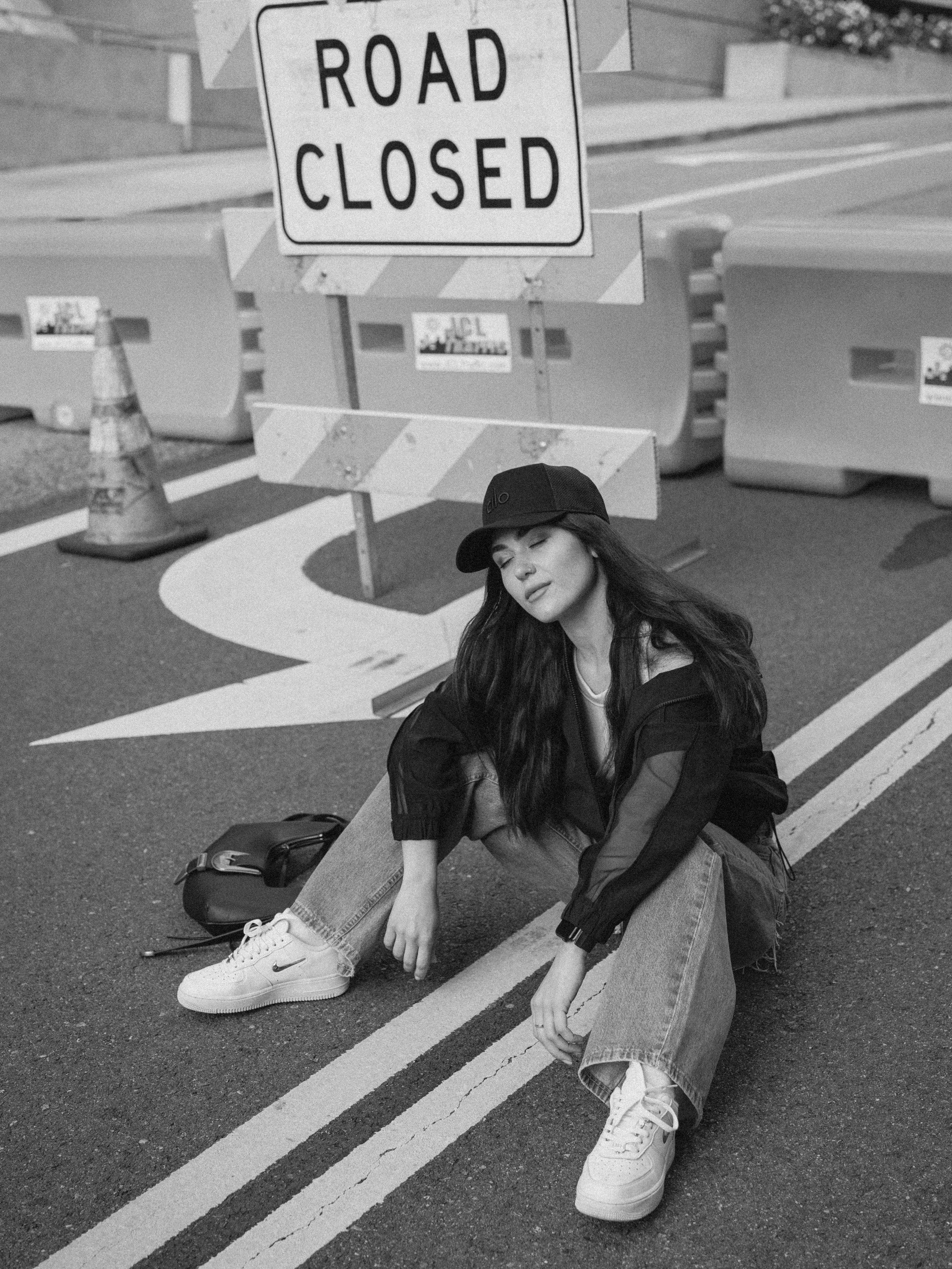 Downtown Vibe. Woman portrait photo session. Portrait, family, maternity & wedding photography & videography in SoCal Kseni Vibe