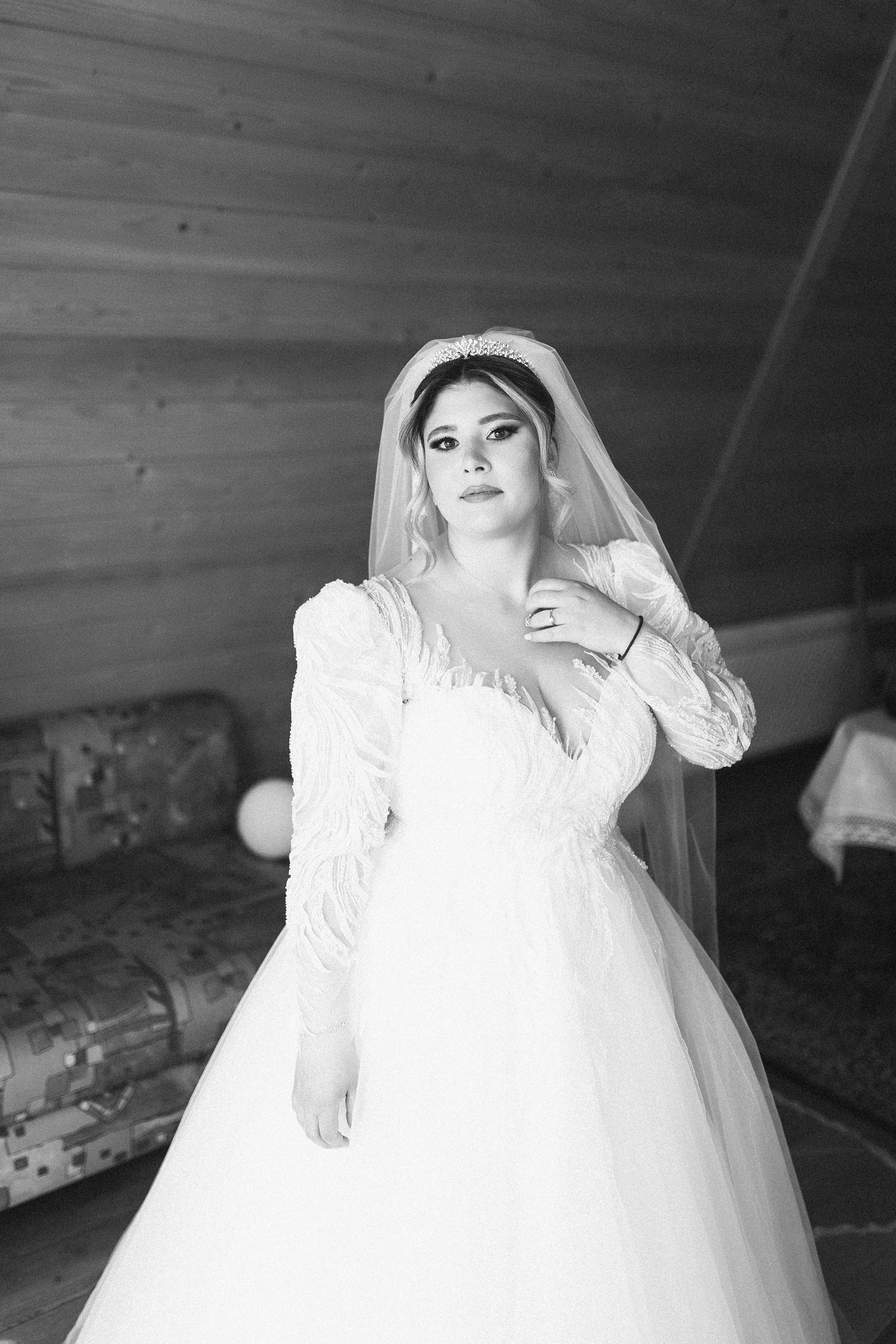 Oana & Andrei. Vlad Aconstantinesei Photographer