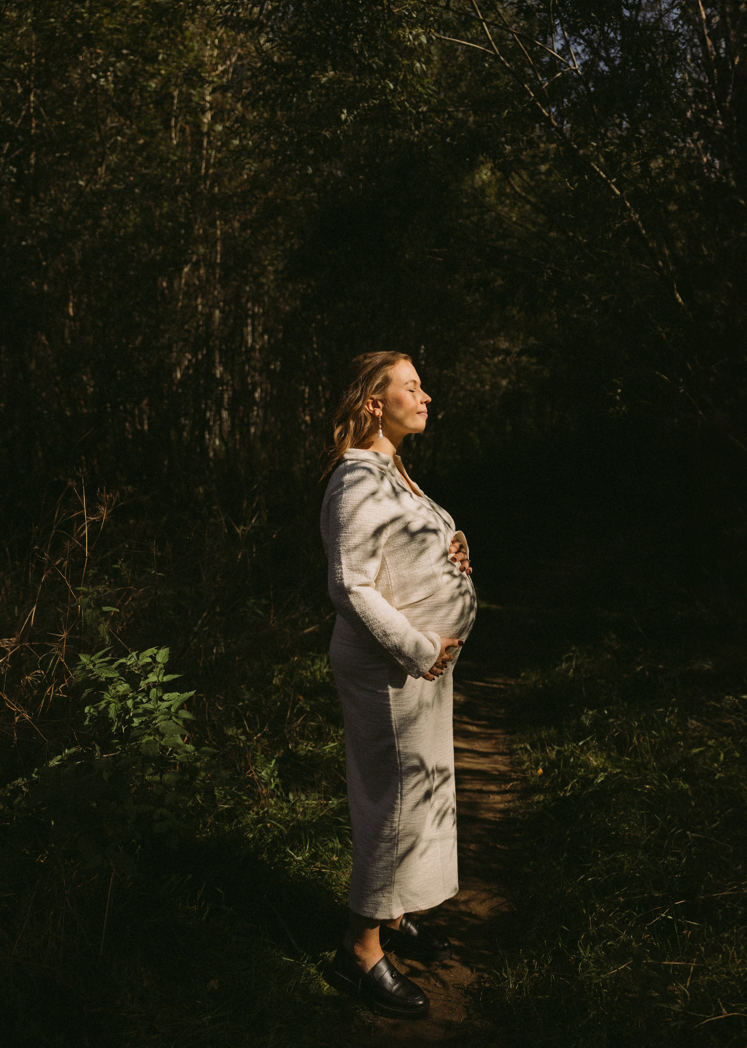 Sigita ir Artūras | Pabėgimas į gamtą ir aštrūs šešėliai. Vestuvių ir šeimų fotografė Lena Bondarenko / belove photo