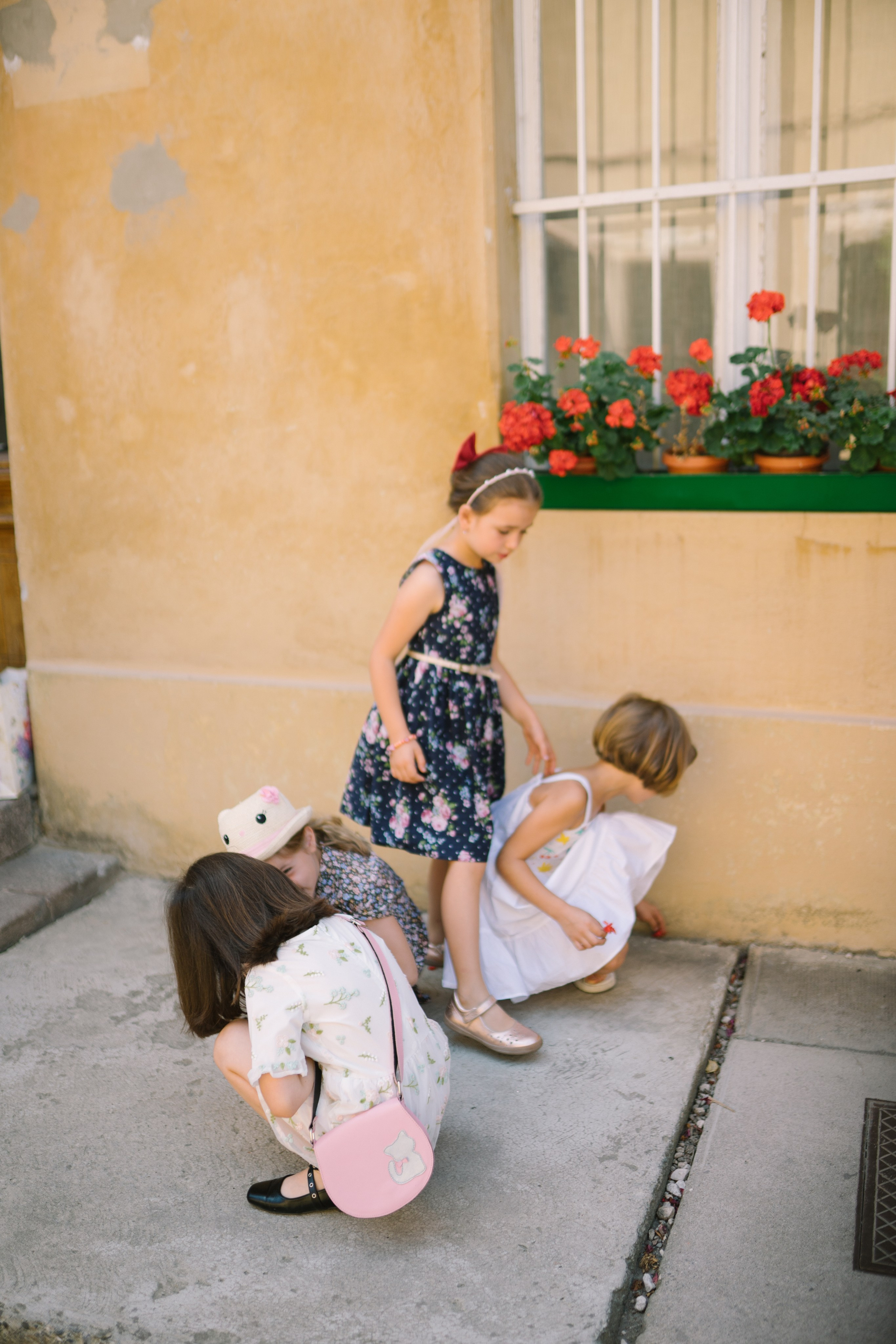 Fotografie de Eveniment Brașov: Povești Vizuale | Mădălina Beda. Madalina Beda- Artist vizual, fotograf, doula la nastere, consultant babywearing Brasov si in toata tara