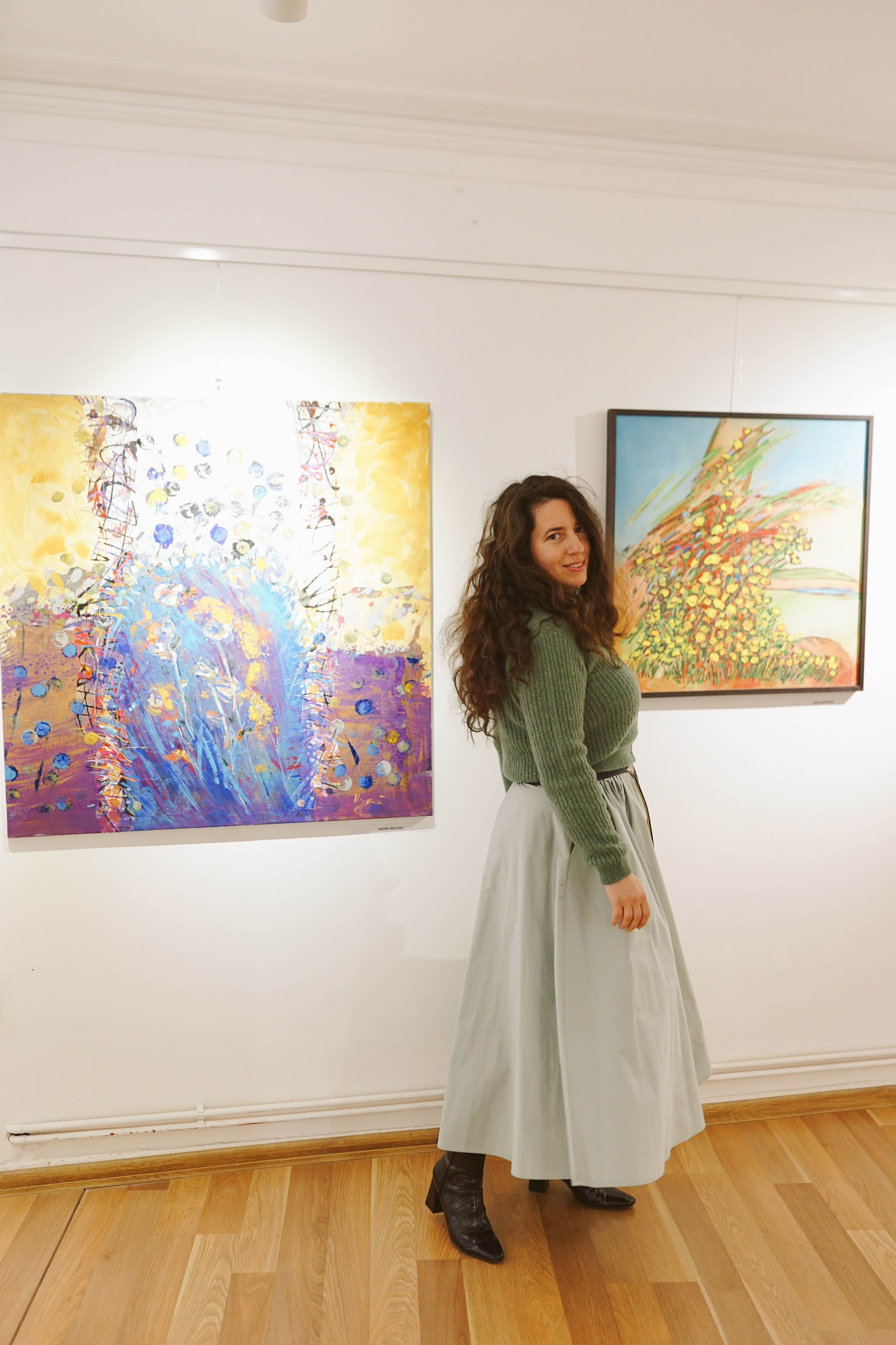 Expoziție Foto Maternitate Brașov | Mădălina Beda. Madalina Beda- Artist vizual, fotograf, doula la nastere, consultant babywearing Brasov si in toata tara