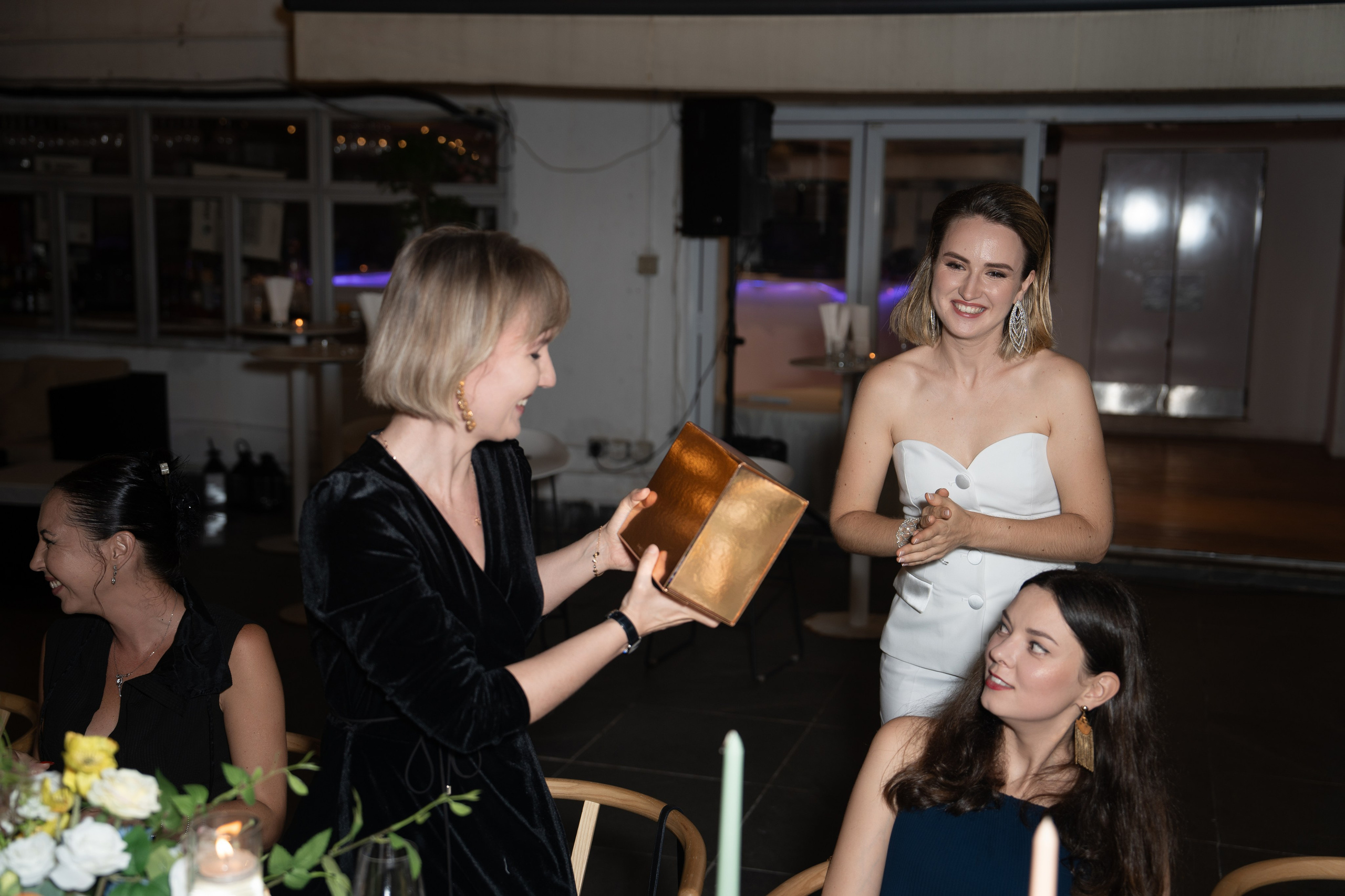 WOMEN-FOR-WOMEN GRAND DINNER. ФОТОГРАФ В ГОНКОНГЕ (СВАДЬБЫ, FASHION, СЕМЕЙНЫЕ, МЕРОПРИЯТИЯ, ФОТОПРОГУЛКИ)