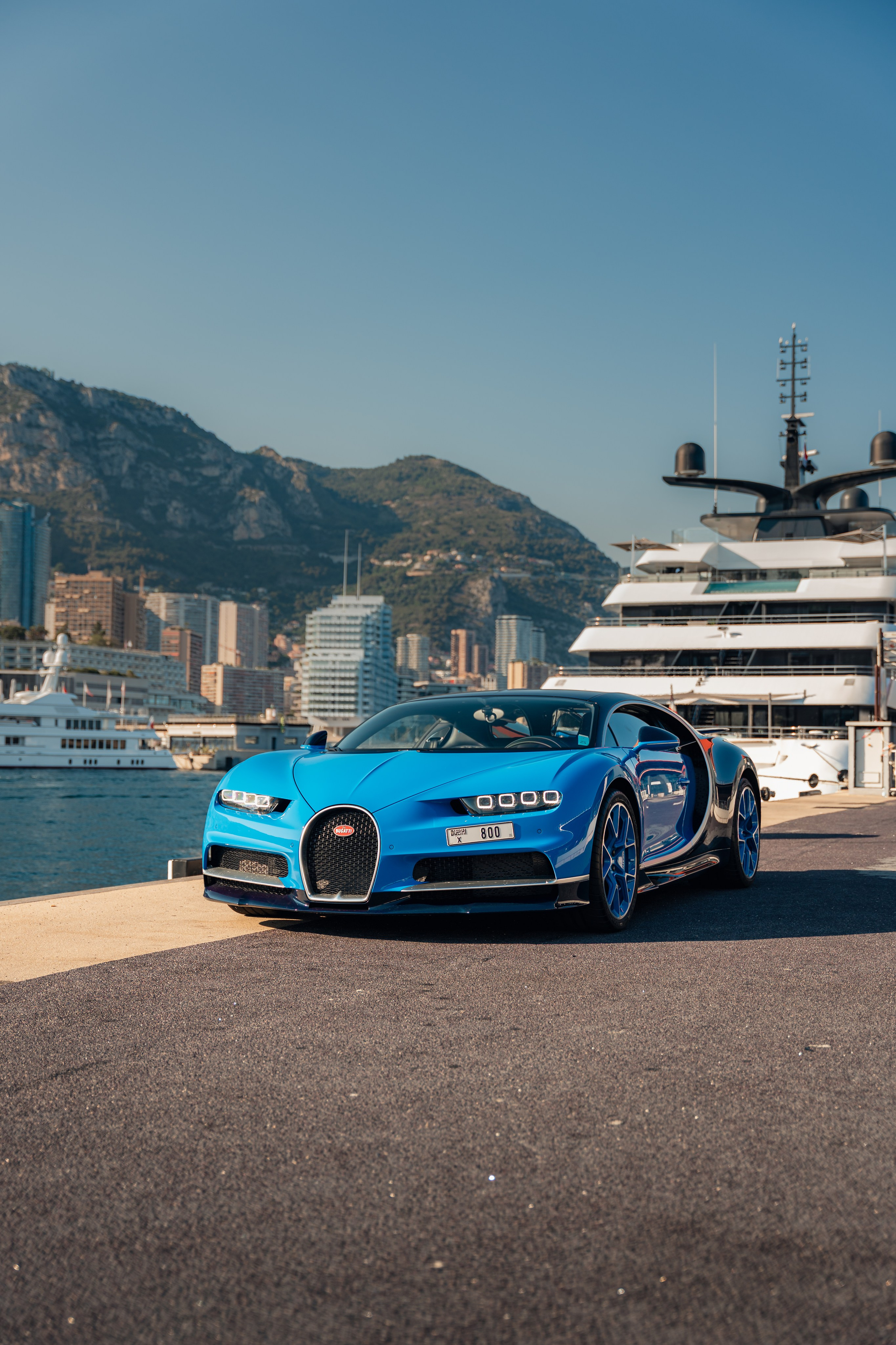 Bugatti Chiron. Photographer in Paris — Vitalii Motruk
