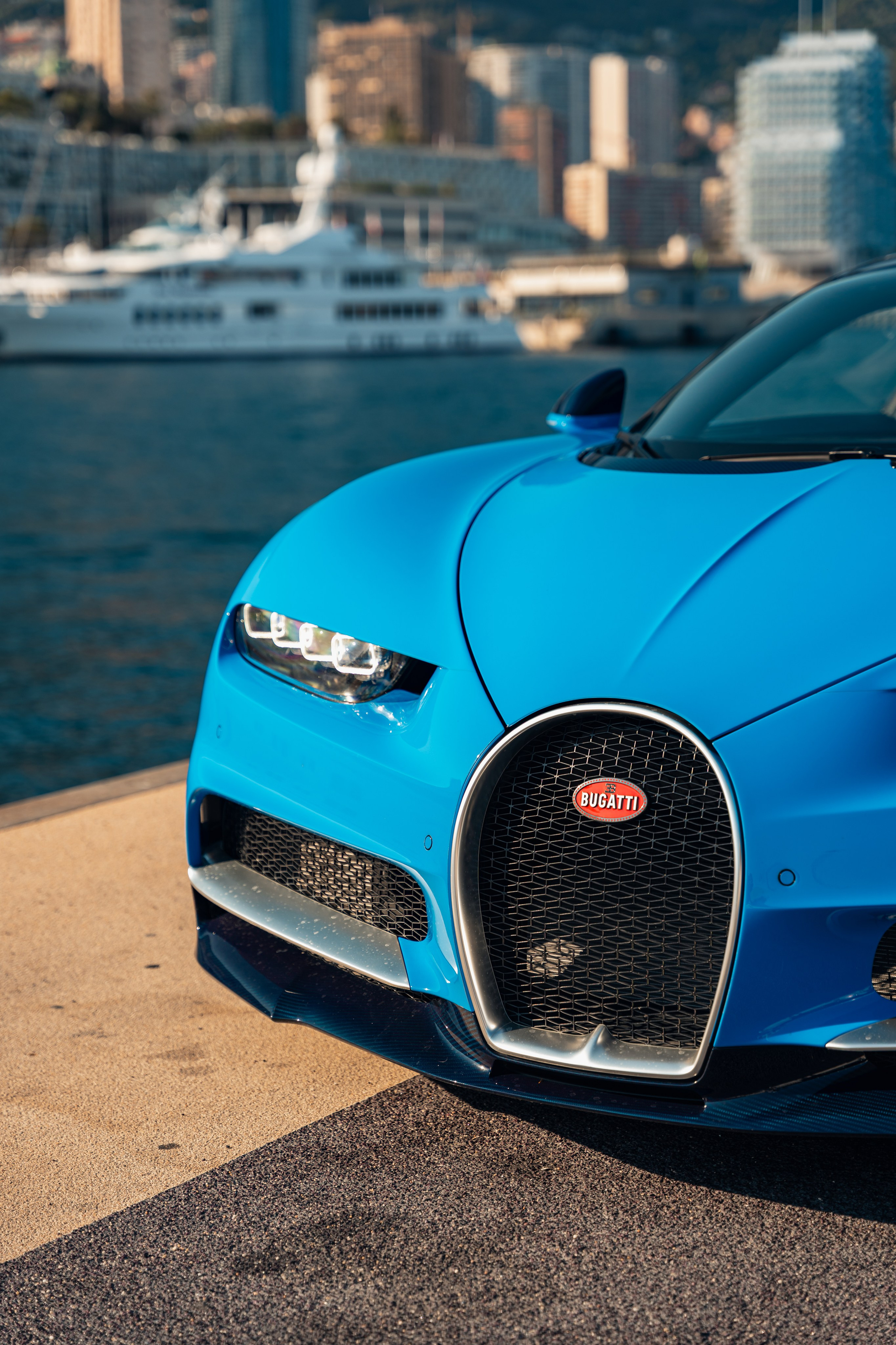 Bugatti Chiron. Photographer in Paris — Vitalii Motruk