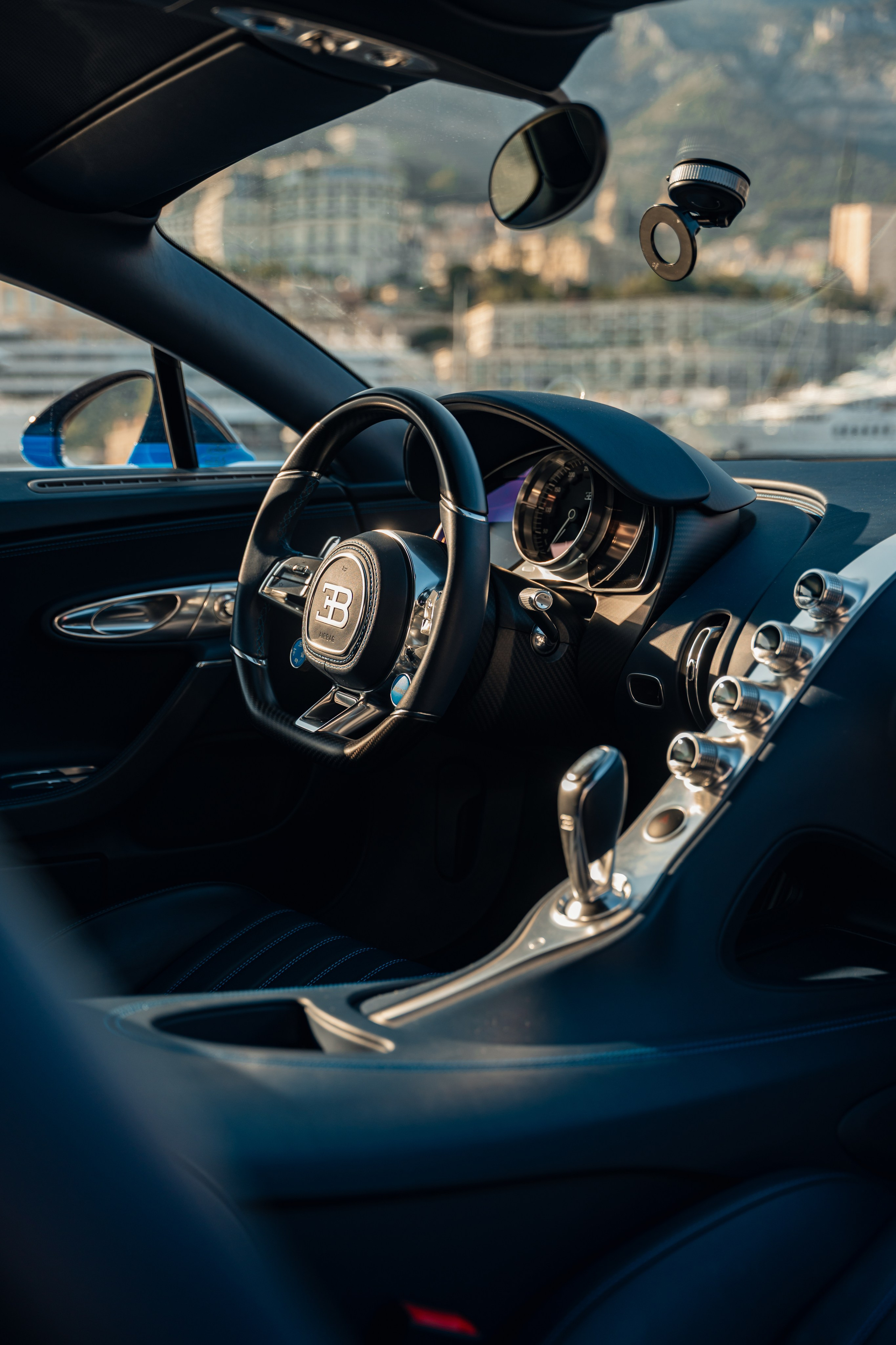 Bugatti Chiron. Photographer in Paris — Vitalii Motruk