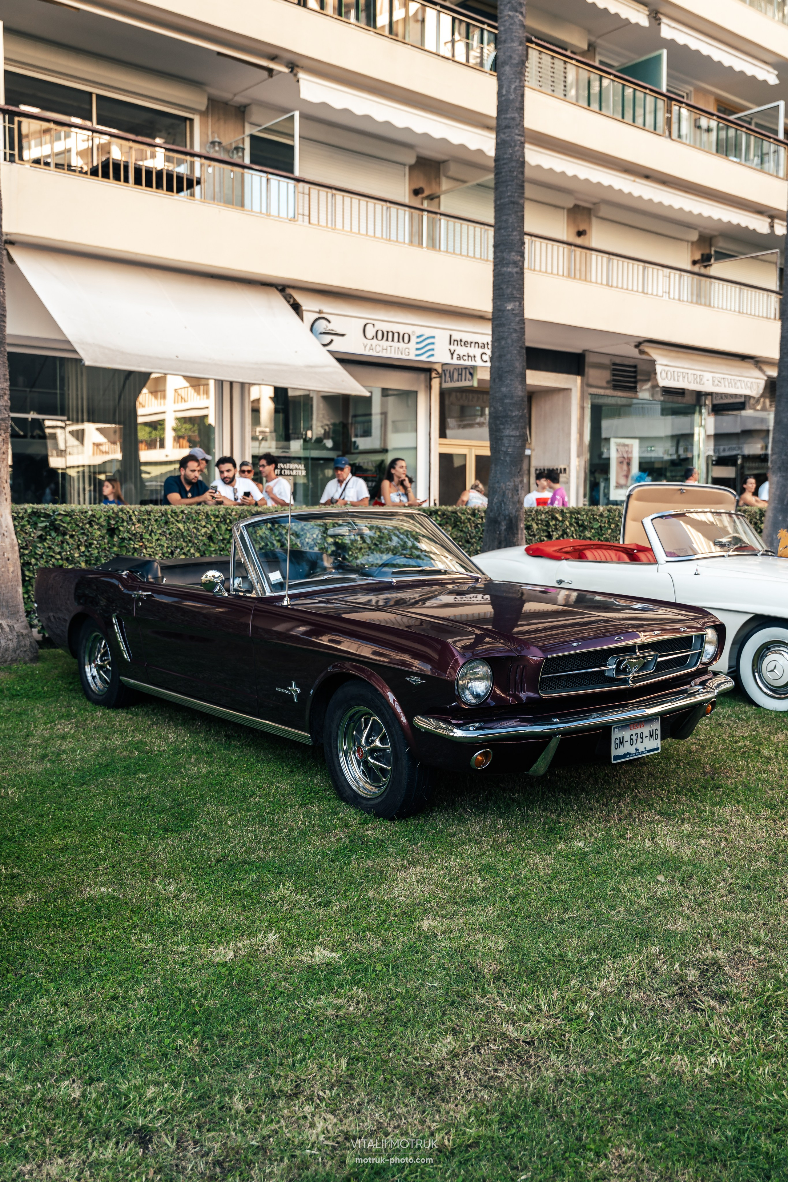 Cannes French Riviera Concours. Photographe de voitures à Paris — Vitalii Motruk