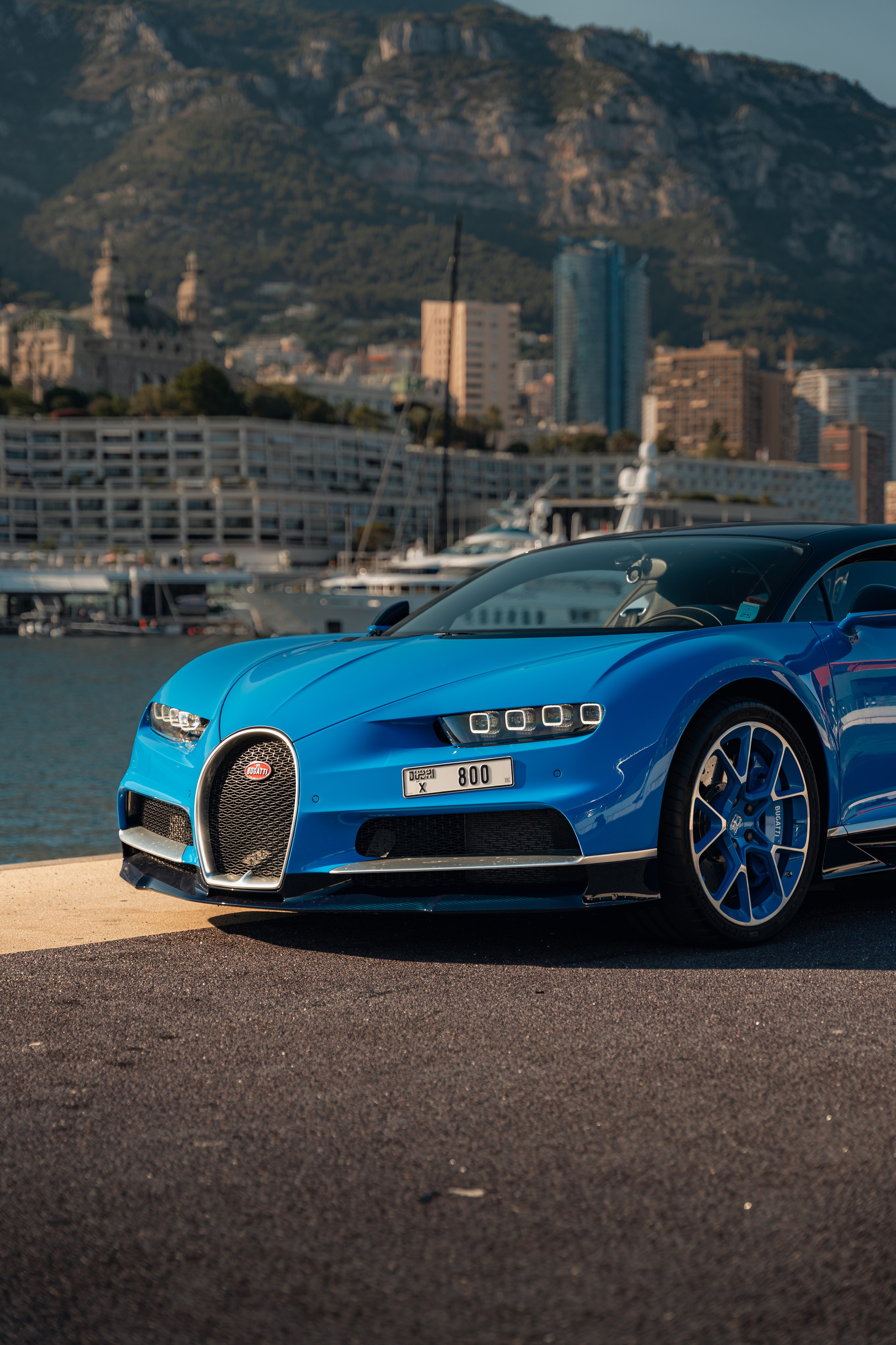 Bugatti Chiron. Photographer in Paris — Vitalii Motruk