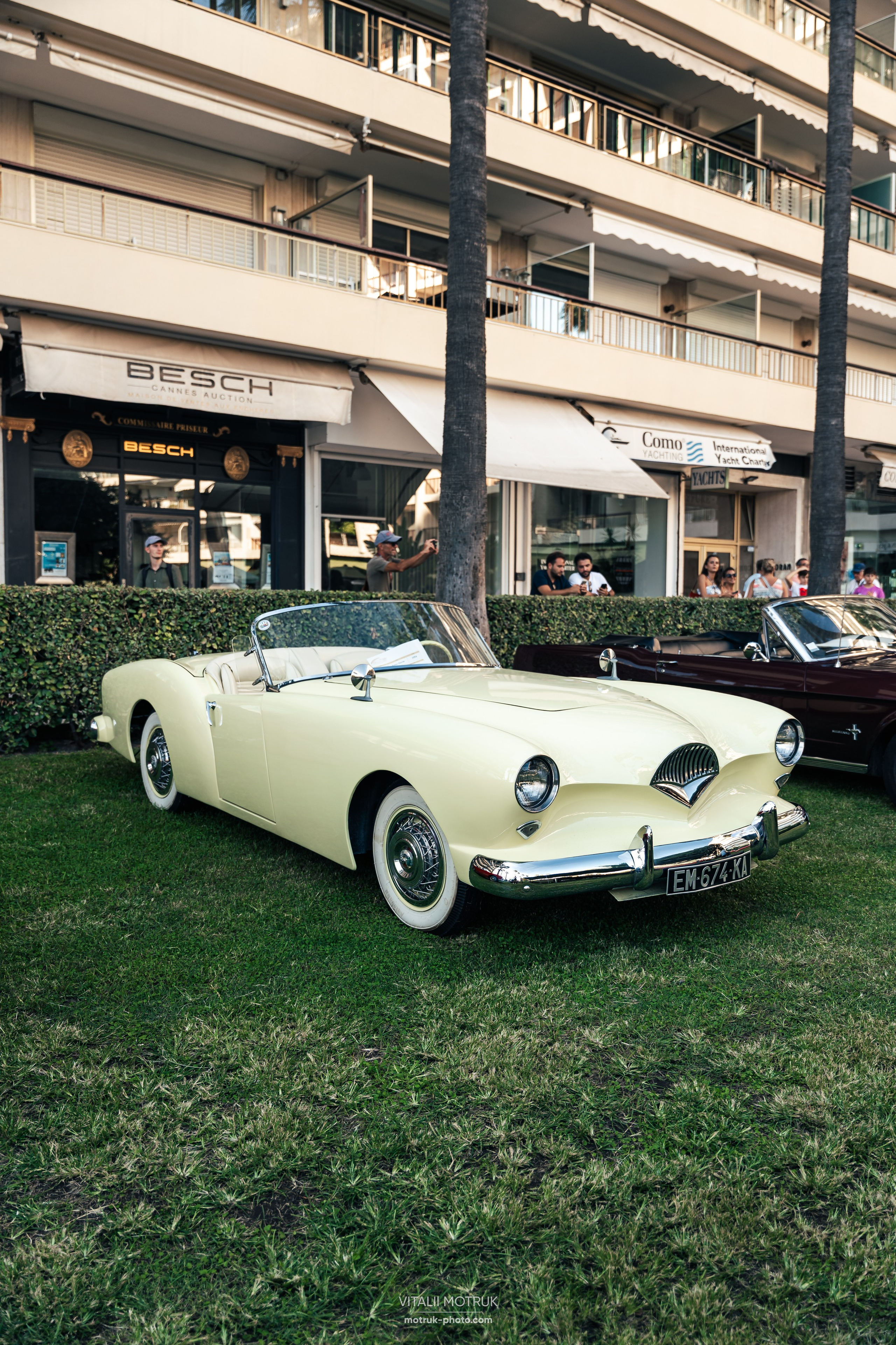 Cannes French Riviera Concours. Photographe de voitures à Paris — Vitalii Motruk