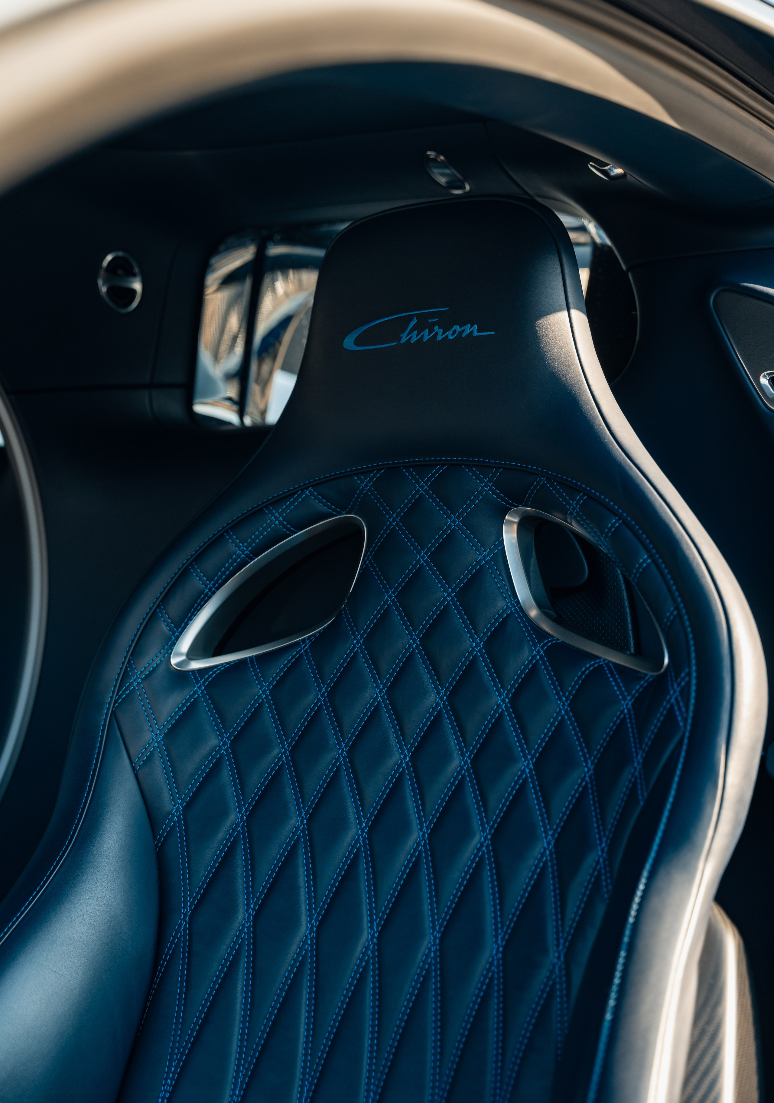 Bugatti Chiron. Photographer in Paris — Vitalii Motruk