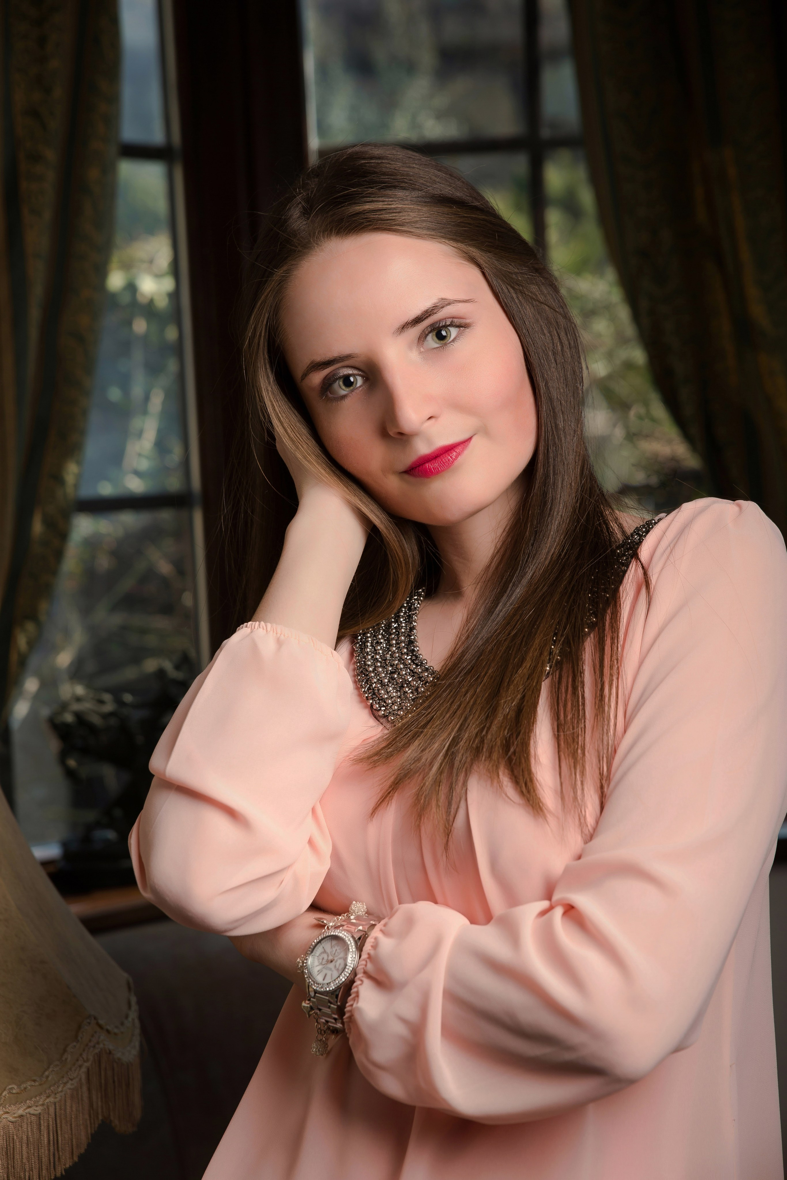 Portrete diverse — 2. Pagina principală