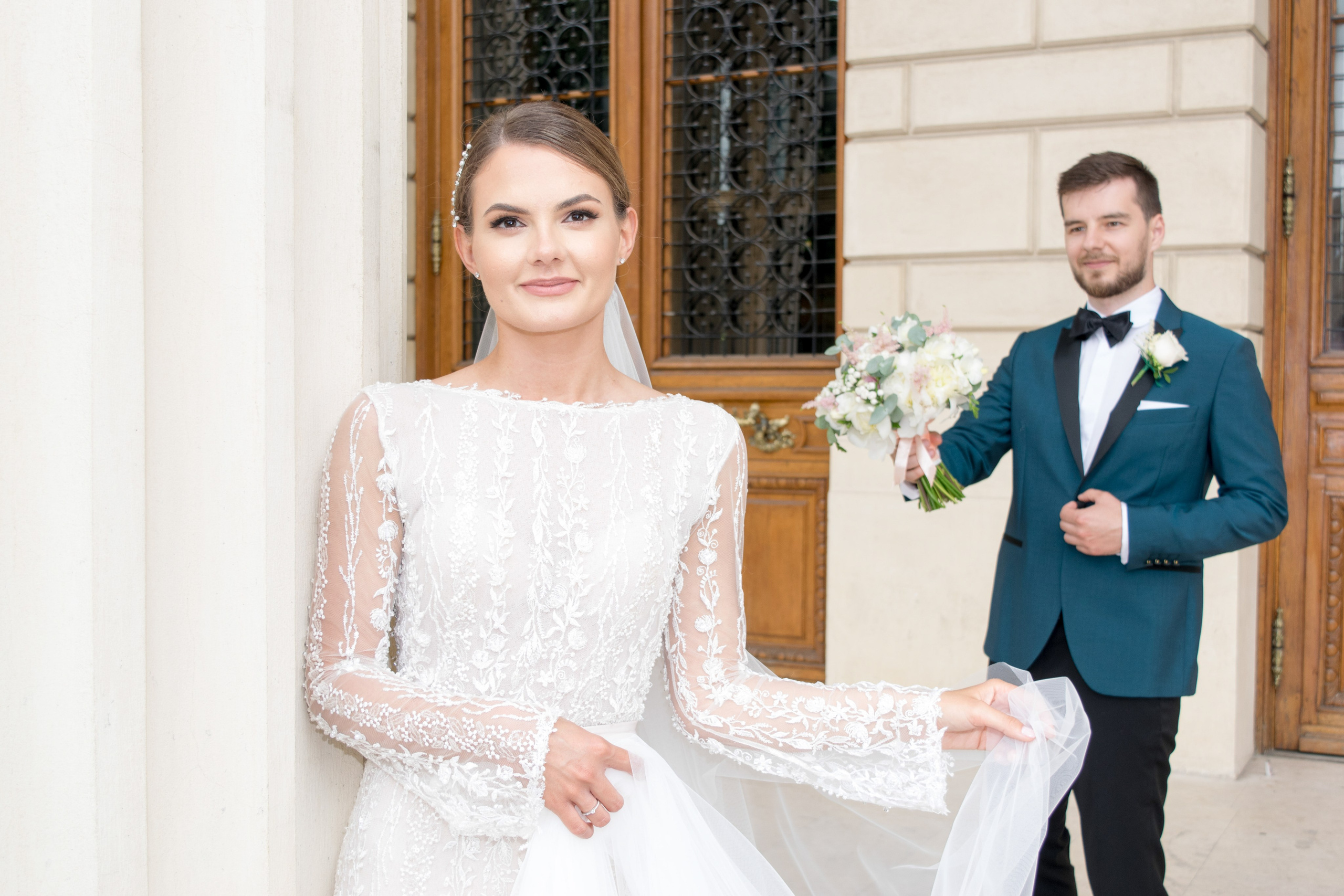 Wedding photo shoot, Bucharest wedding photographer, wedding photos, Roman Athenaeum photo shoot