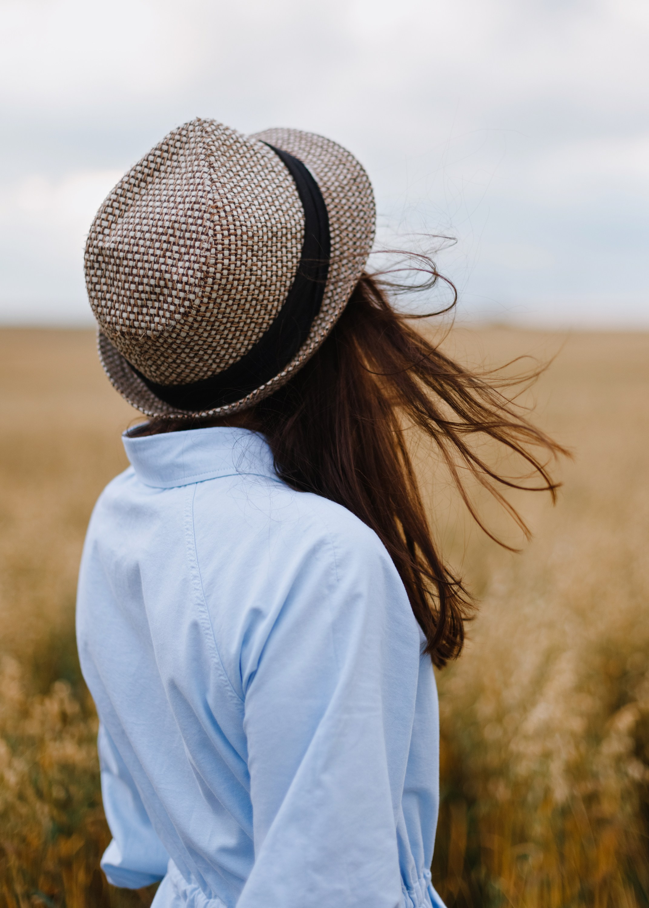 Katya | tenderness in the field. Kaja | fotograf psów we Wrocławiu