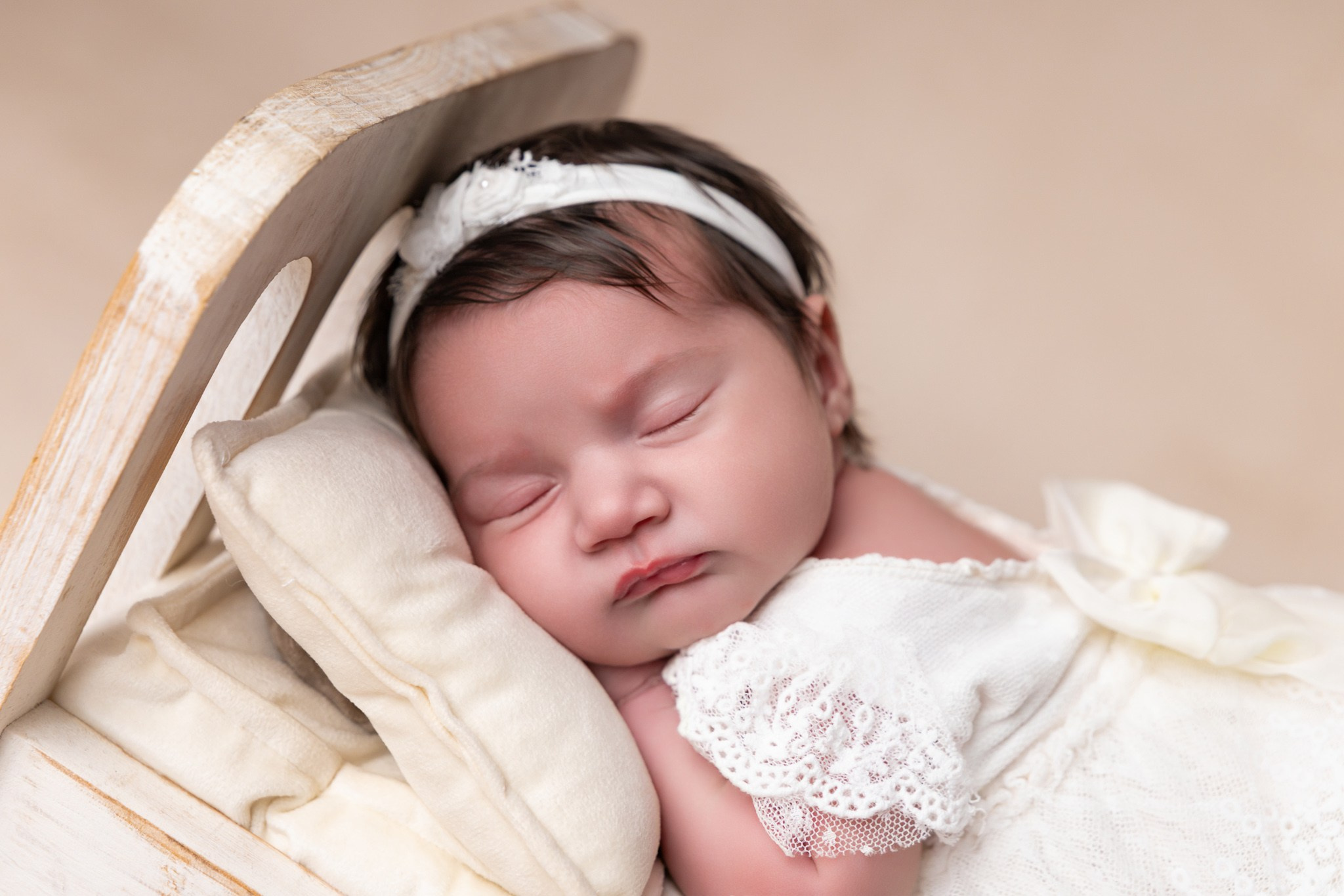 Professional family, maternity & newborn photographer in North Charleston, SC, creating timeless portraits