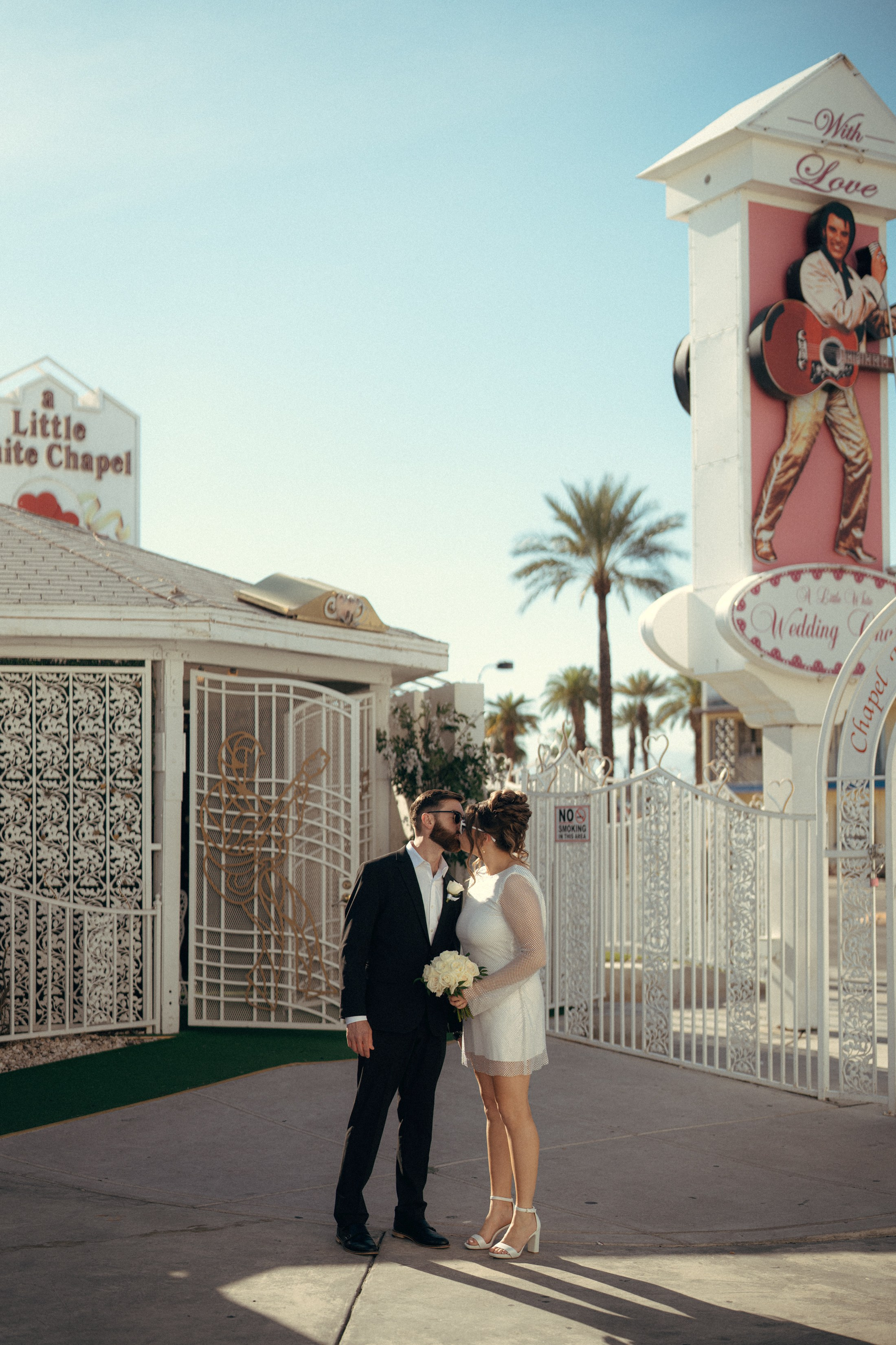 Casey&Michael. Wedding & elopement photographer Viktoriya Kravtsov. Las Vegas