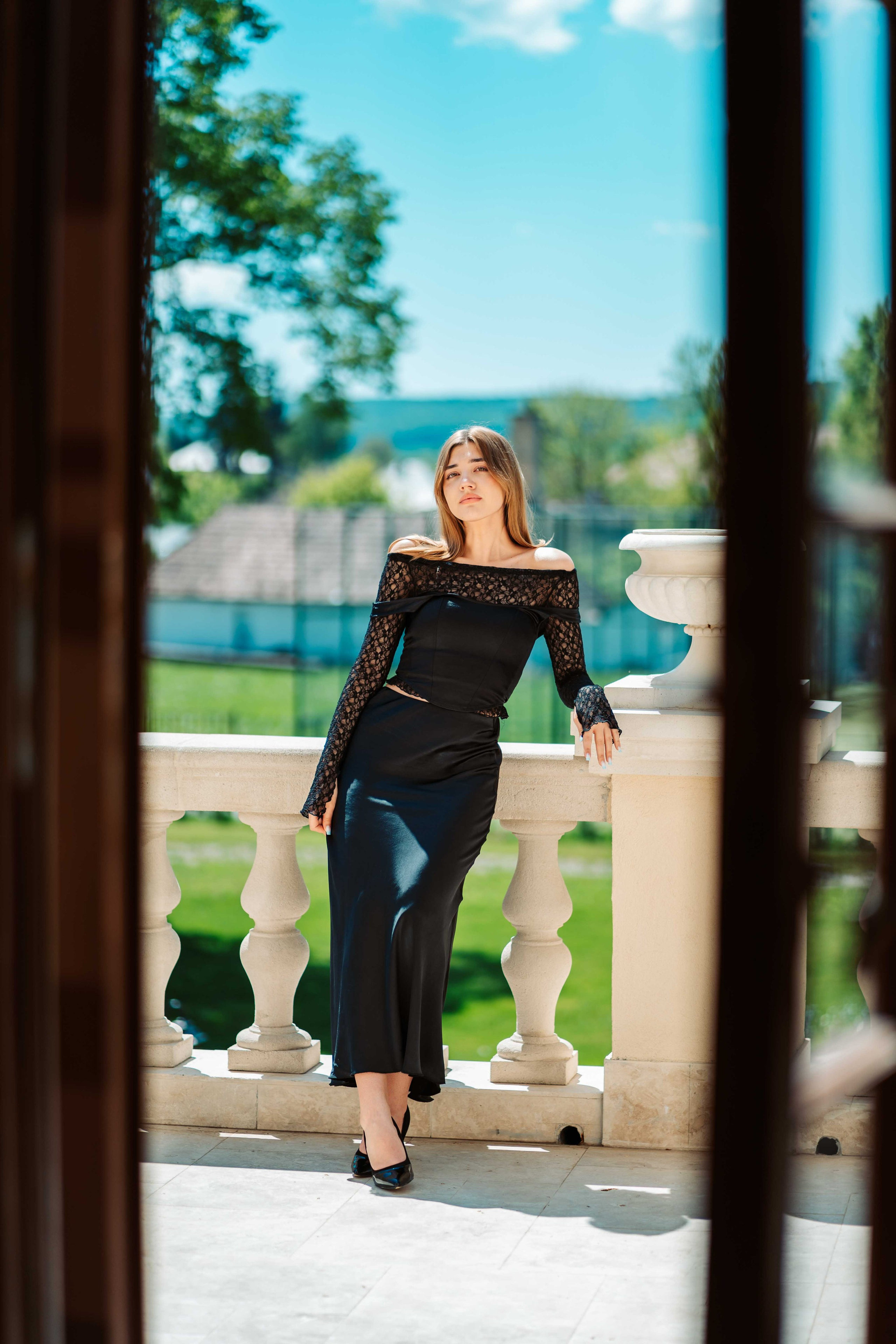 12F — Pedagogic. Contrast Studio