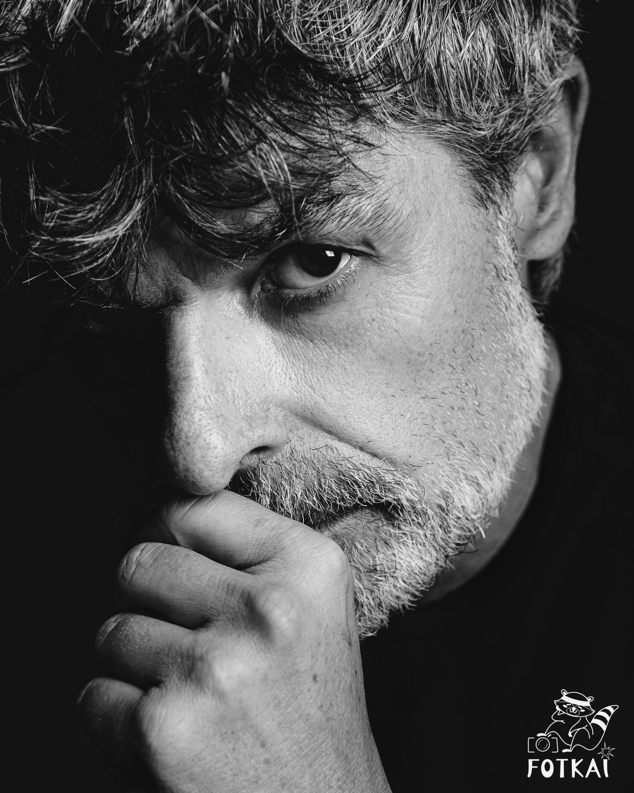 Nacho Guerreros: «Entre la verdad, el oficio y las máscaras del teatro | FOTKAI