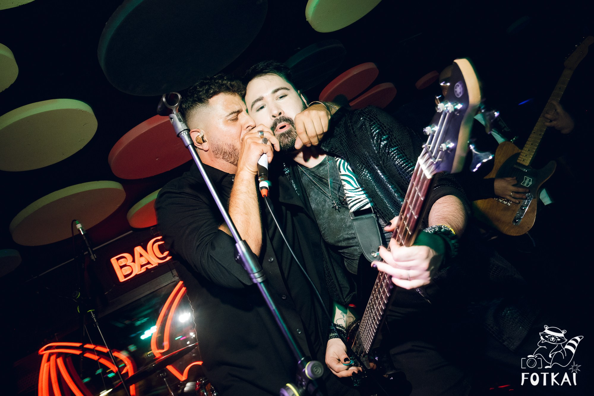 Концерт Delyrio в Confetti Playa Alicante — живое выступление группы, февраль 2026 | FOTKAI