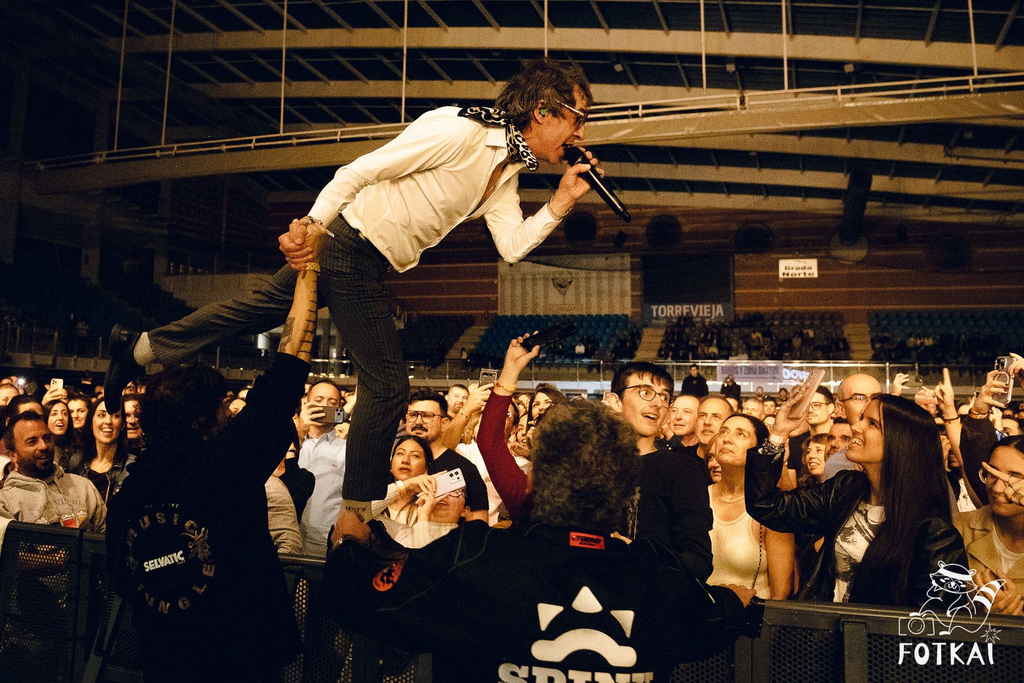 Sidonie en Torrevieja 2025 – Fotos del concierto y reportaje completo | FOTKAI