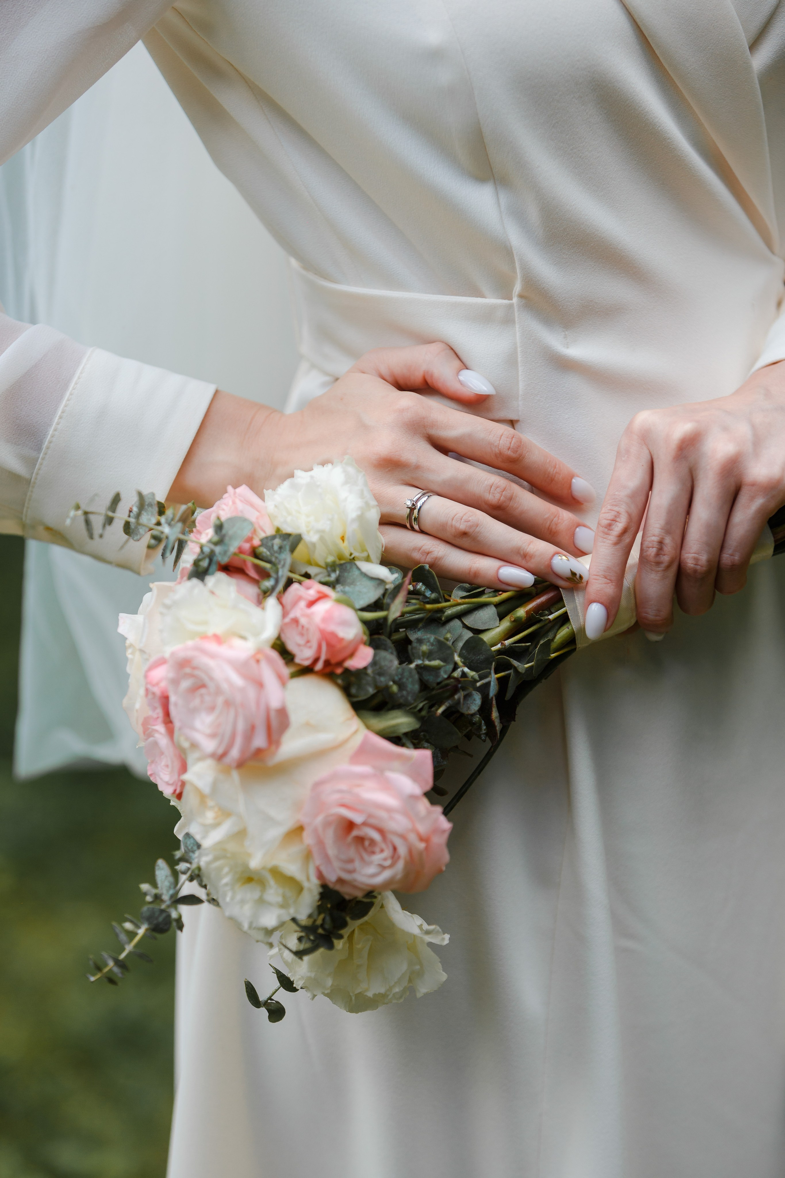 Novia y novio en la naturaleza. Fotógrafo de retrato, familia y reportajes en Valencia | España | Europa Vitalii Lumier