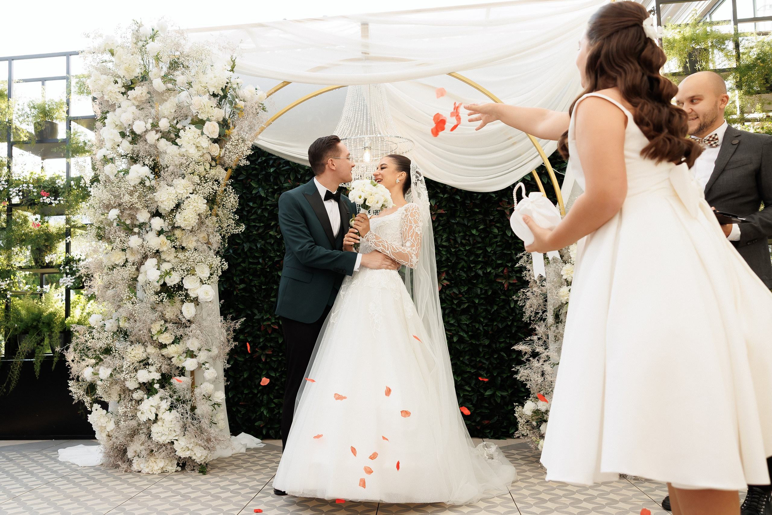 Serghei & Erica — Queen Residence. Servicii Foto și Video 067188353