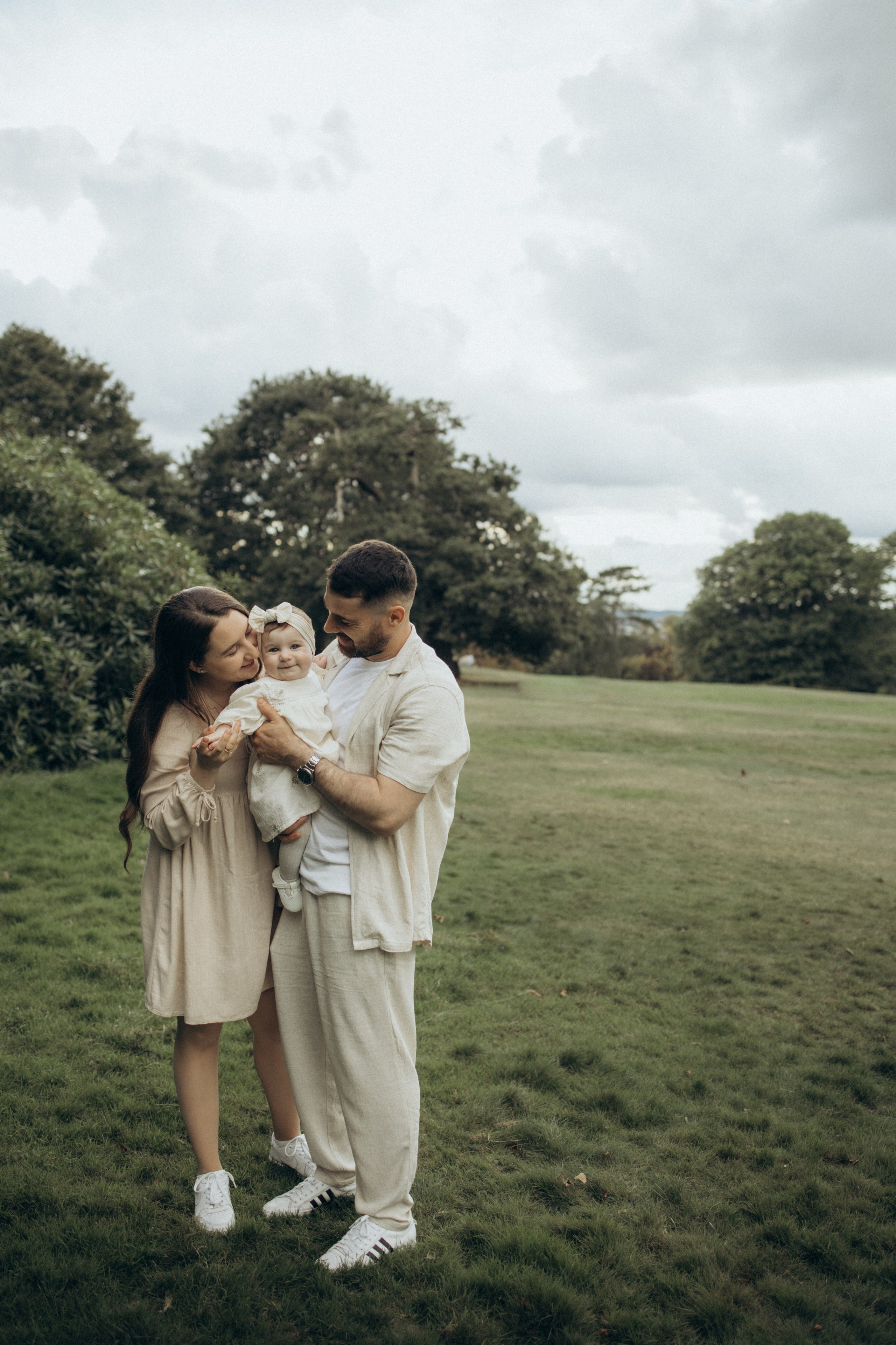 Pergola gardens. Photographer in Milton Keynes, Northampton & London — Wedding, Family & Portrait Photography