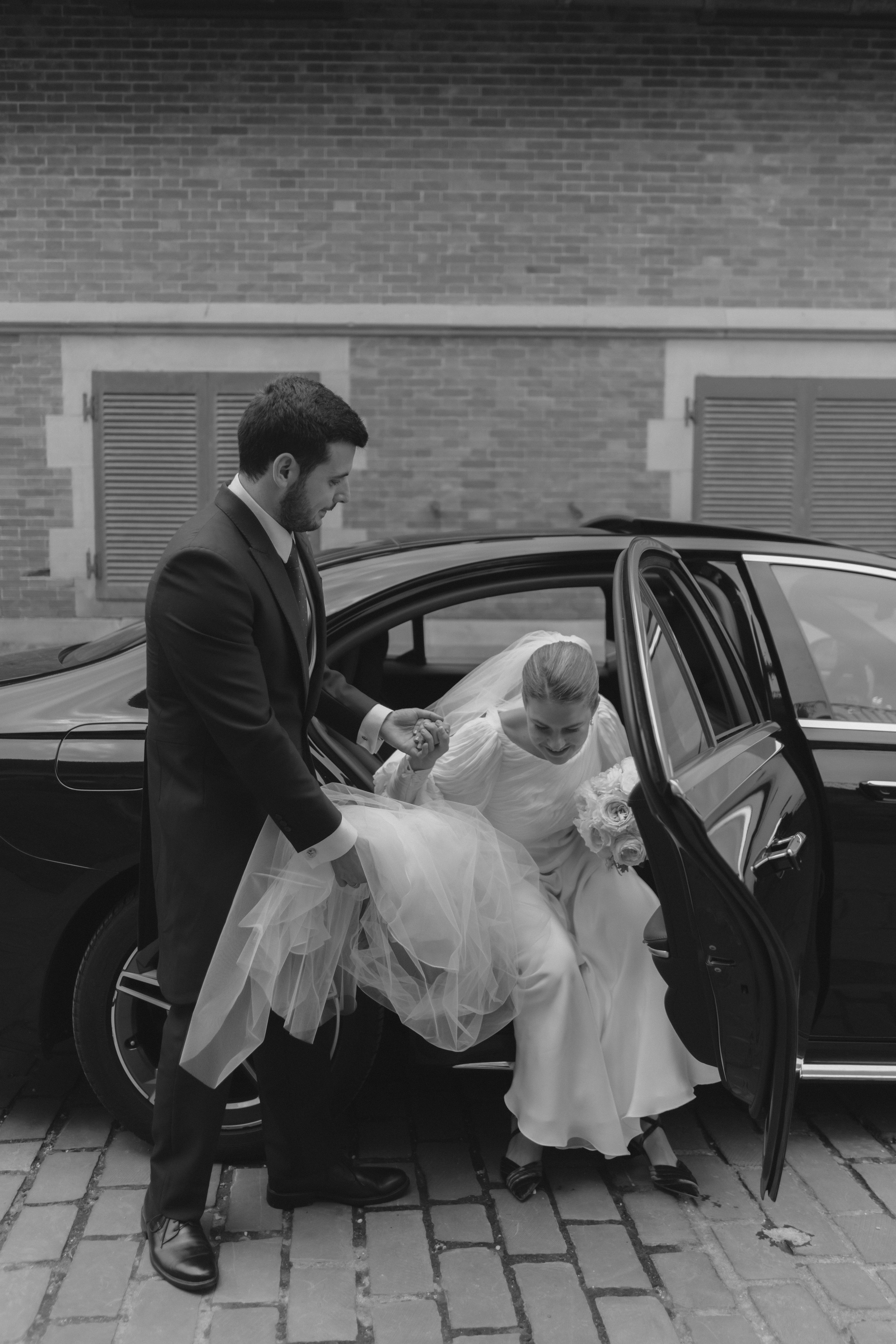 Elegancia y alegría familiar. Boda de Andrés y Lucía en San Sebastián. Holigood foto y video reportaje de bodas en San Sebastián y Europa