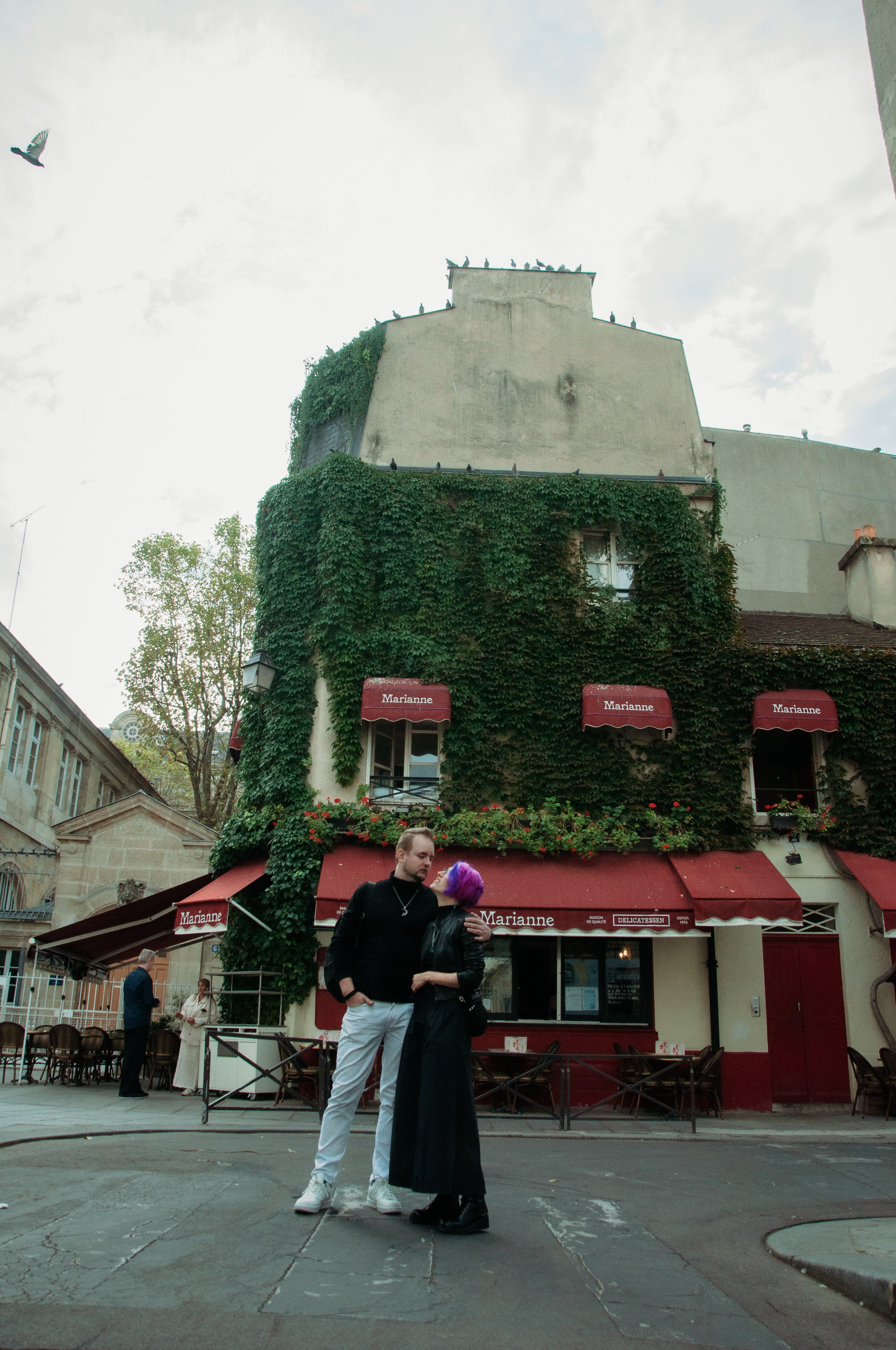 Парная стрит фотосессия. Фотограф в Париже Полина Осипова