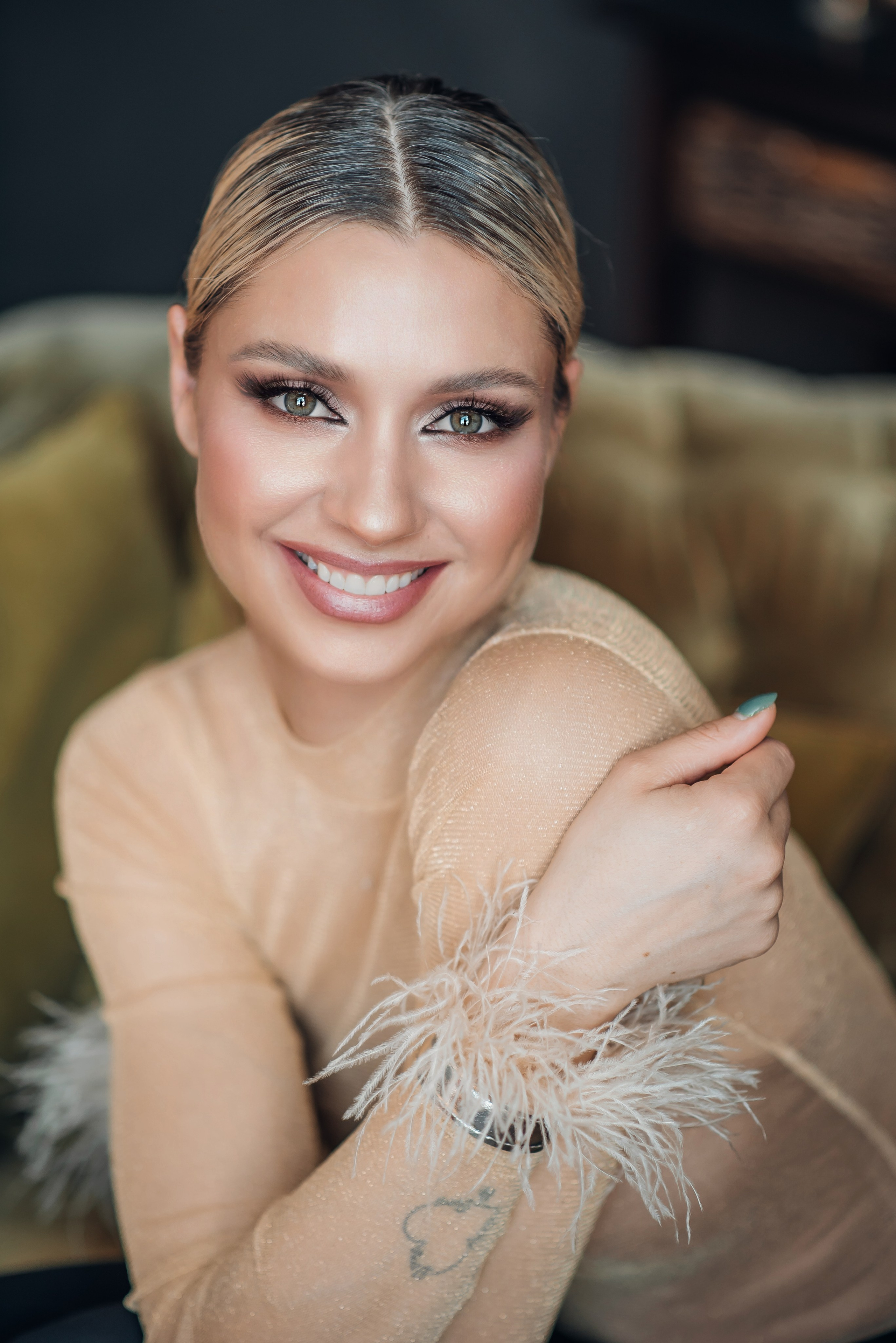 Fotosesijos studijoje. Aukse Stravi fotografė