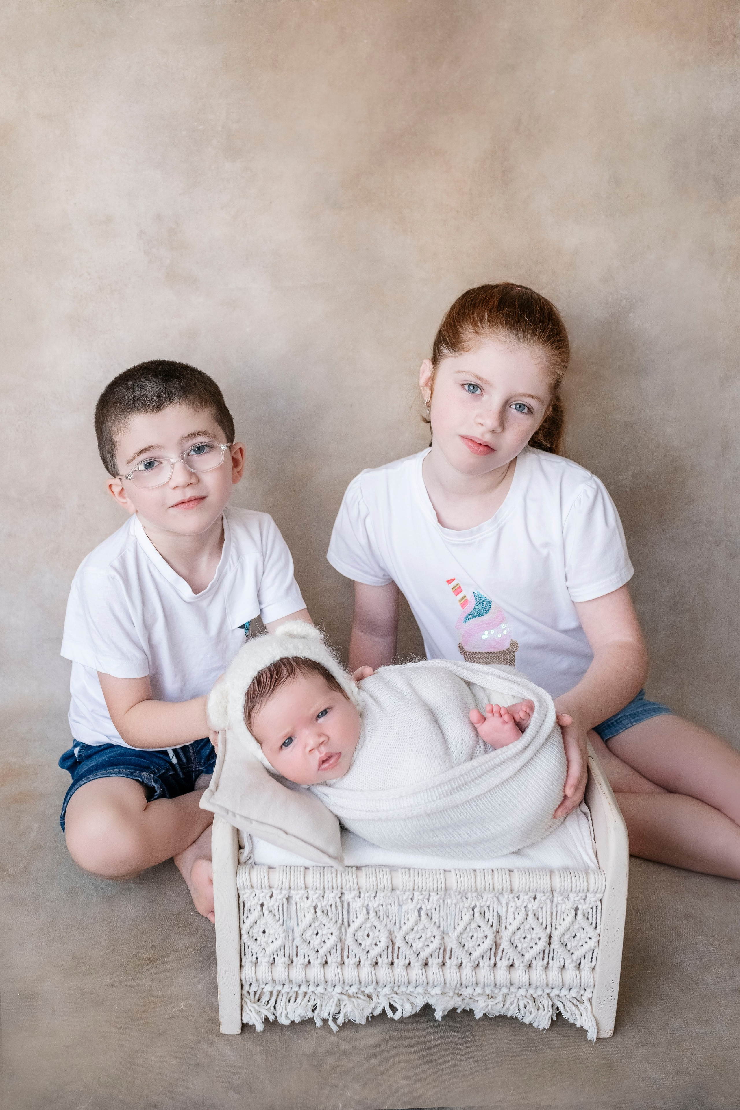 ניו בורן. צילומי הריון, ניו בורן, גיל שנה בראשון לציון -Jenya Rosso Photography