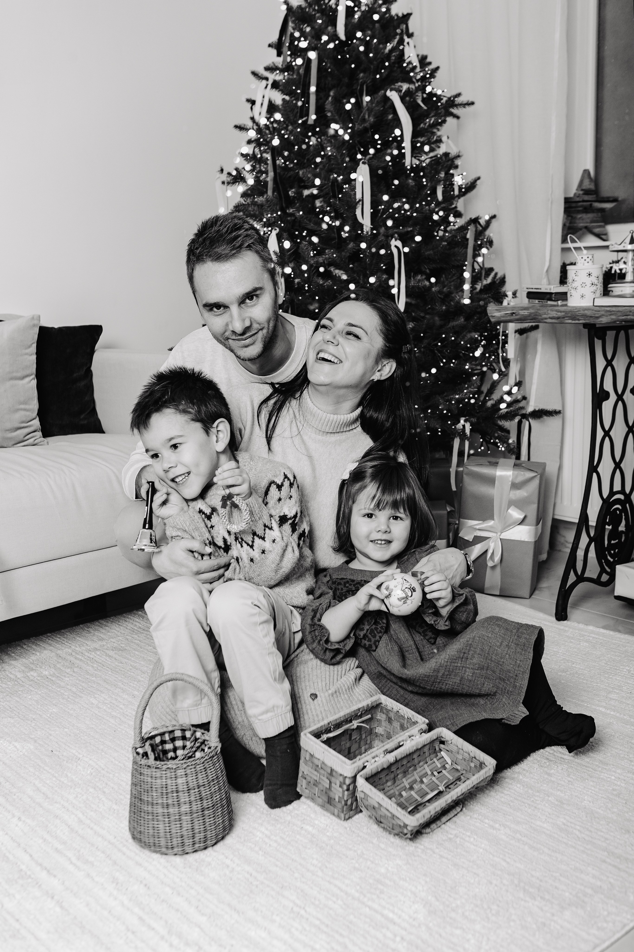 Familia Codreanu. Cristina Andronache fotograf Brașov fotograf de familie fotograf de nunta Brașov