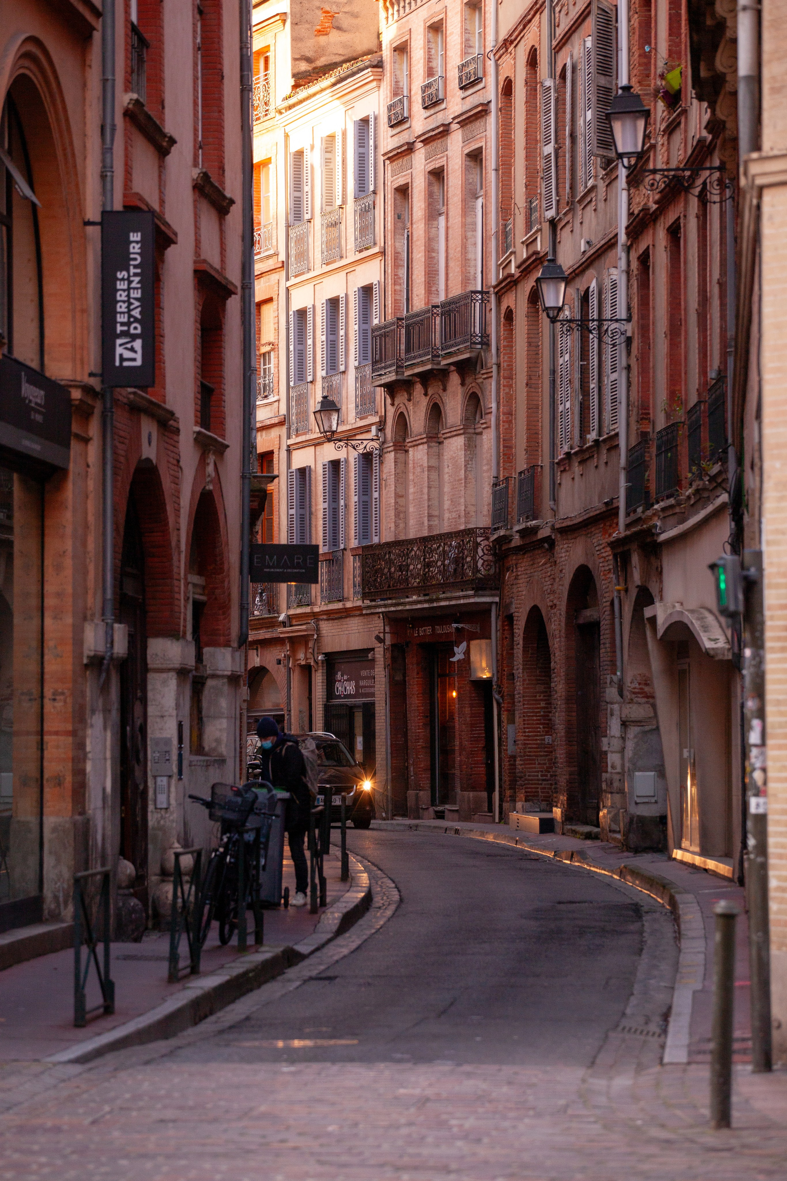 Toulouse. Eugenie Smirnova — wedding, corporate and lifestyle photographer in Toulouse and Southwest France