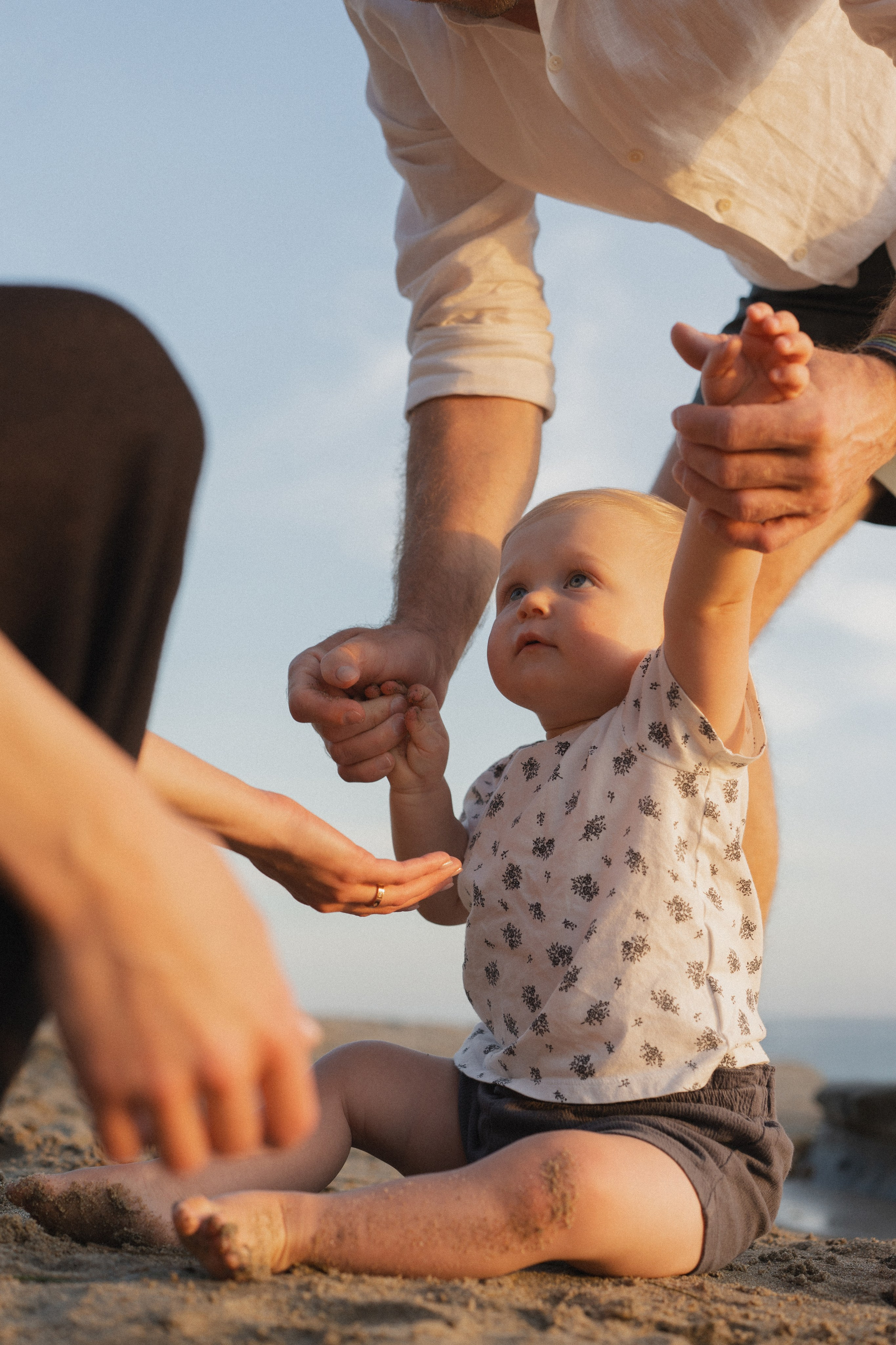 Little baby girl Keira. Family beach shoot. Portrait, family, maternity & wedding photography & videography in SoCal Kseni Vibe