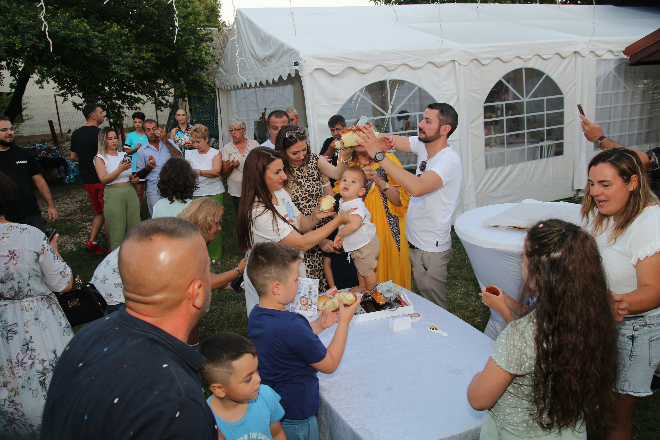 BYZO MEDIA. PETRU BYZO - family and children photographer in ROMANIA