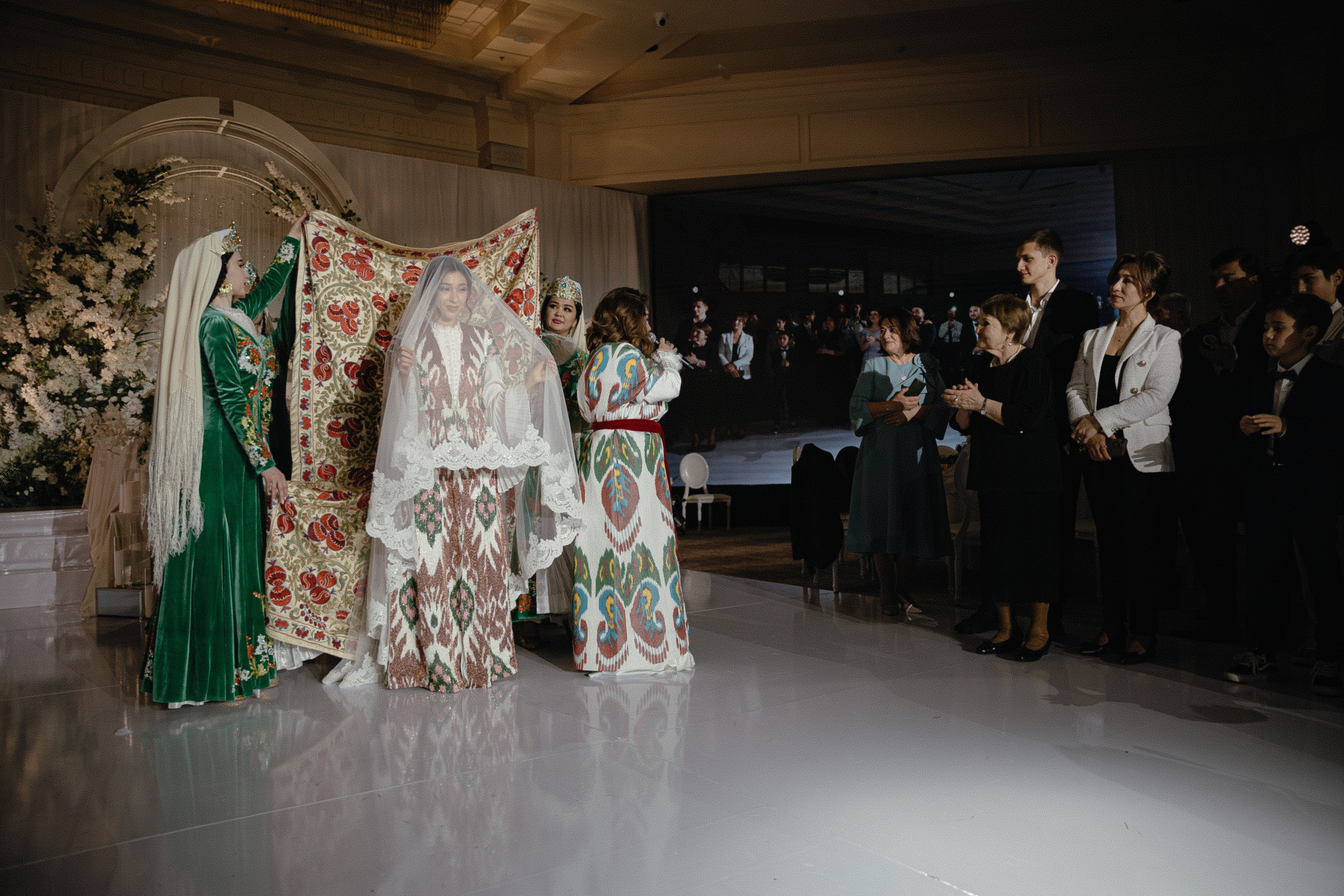 Саидамирхон и Азизахон. Главная