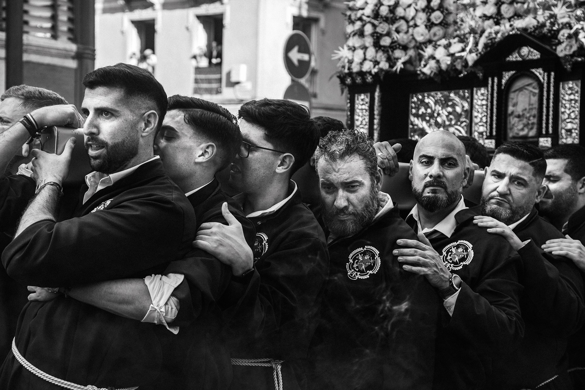 Zeev Kurlianchick is award-nominated photojournalist specializing in high-contrast documentary photography