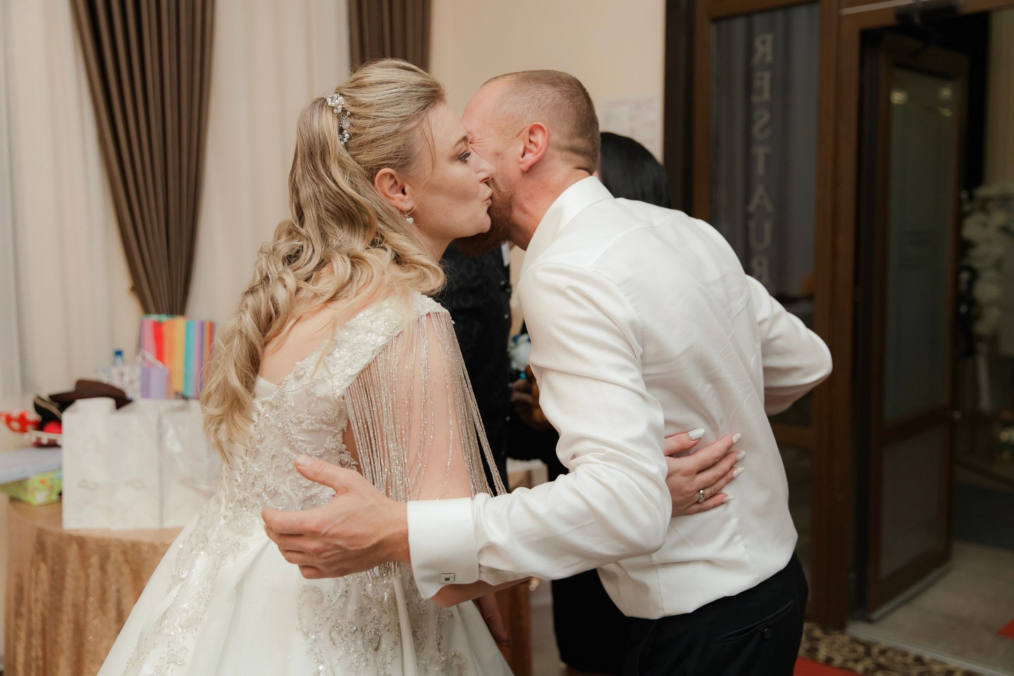 Mihai & Oana. Servicii foto-video profesionale, pentru momente de neuitat