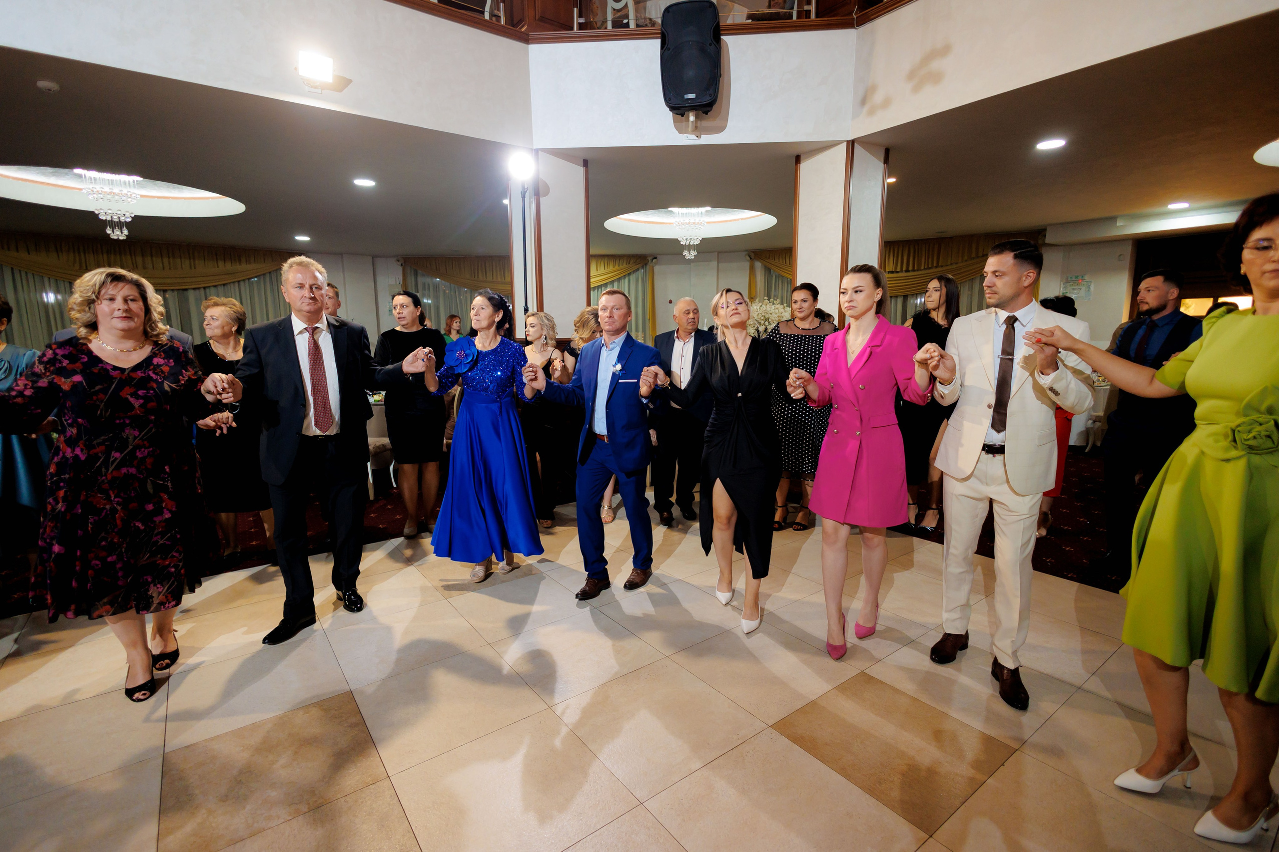 Loredana & Emilian – Ziua Nunții | Videografie - fotografie Botez Suceava, Iași, Botoșani. Servicii foto-video profesionale, pentru momente de neuitat