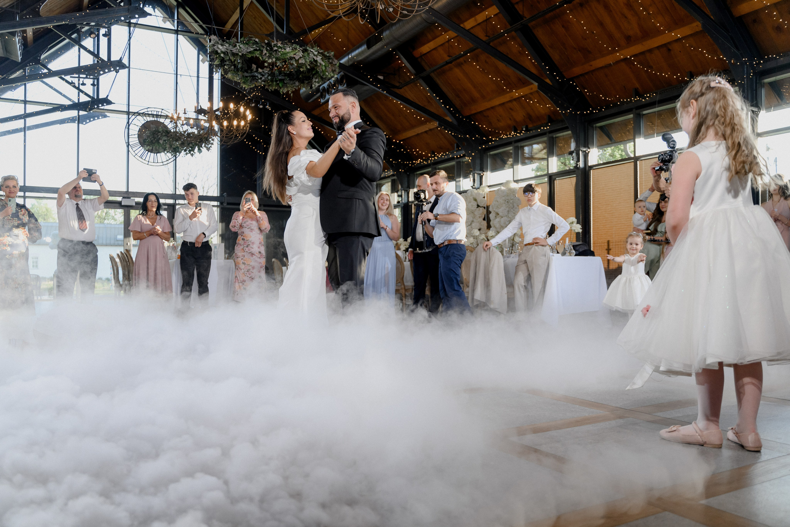 Paula i Marcin wesele w Pałacu Mała wieś 30.04.2024. Wedding photographer Warsaw and Europe