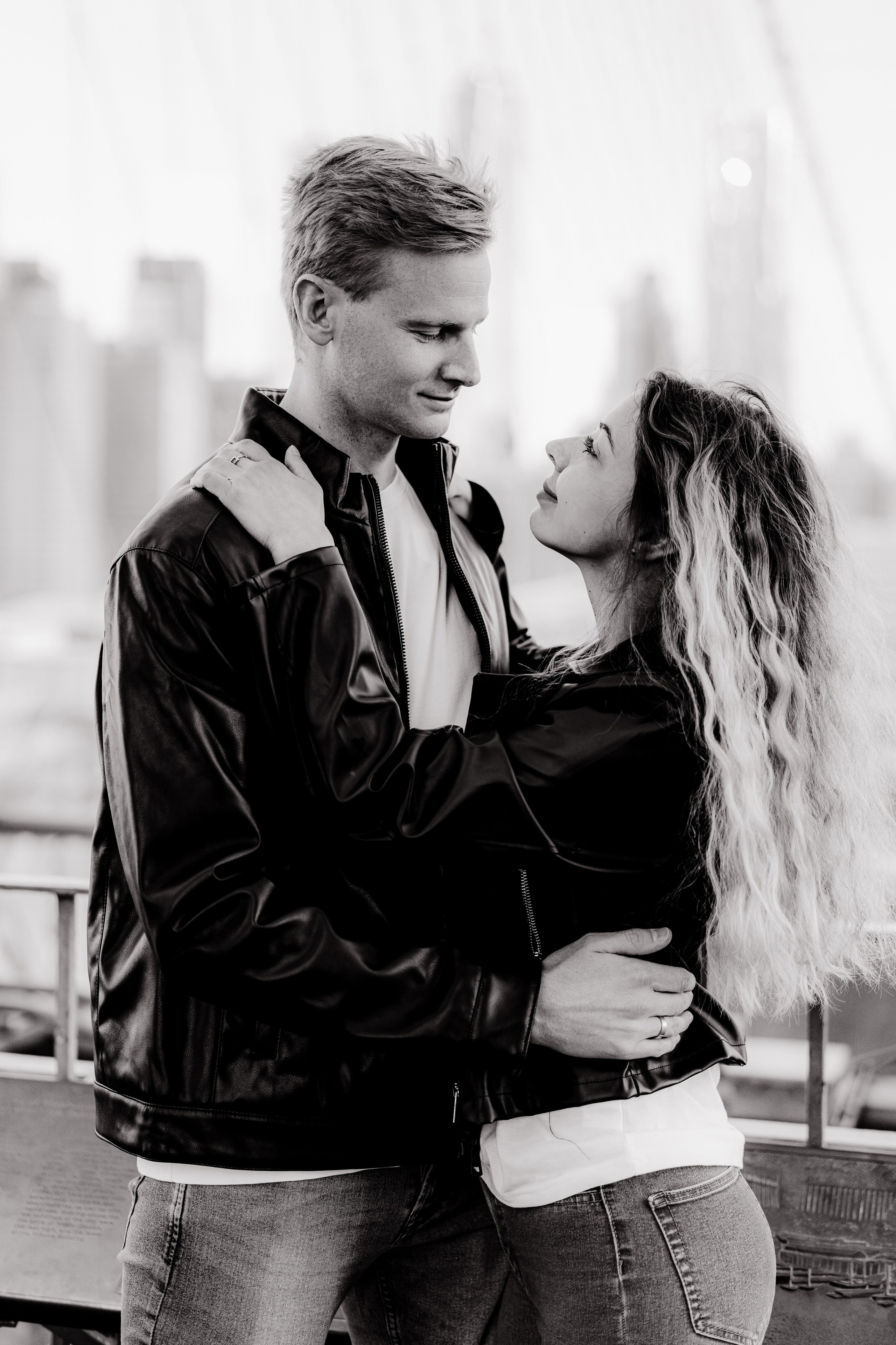 Brooklyn bridge and Dumbo. Videographer and photographer in New York // MAKAROV.VIDEO