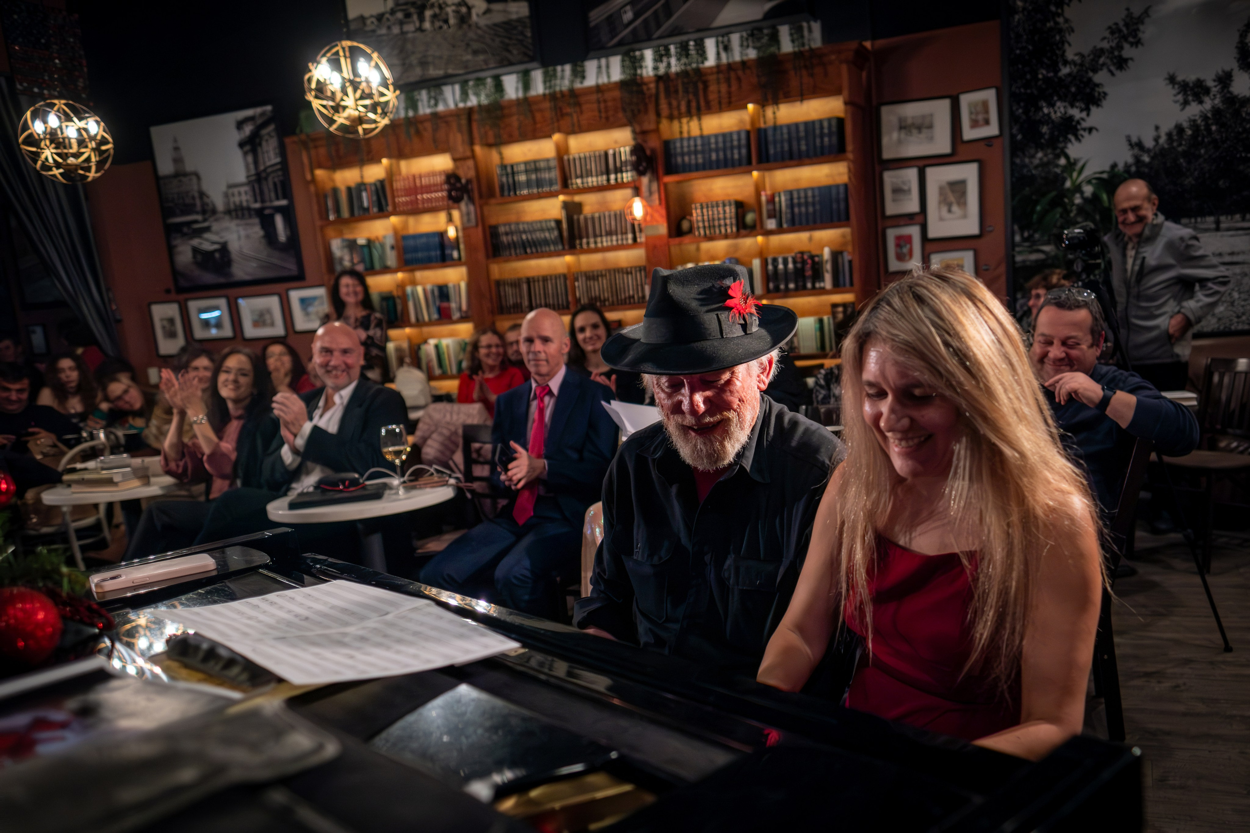 РОЖДЕСТВО / ЖЕНЯ БЕРКОВИЧ. Reportage concert portrait photography in the San Francisco Bay Area