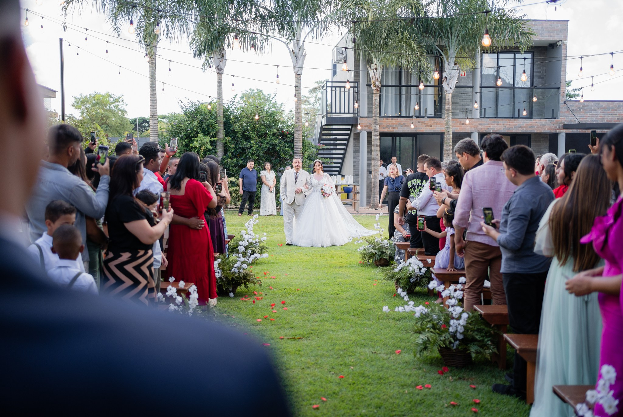 Larissa & Vinicius — Espaço Faveral / Aararaquara. Robson Colaço