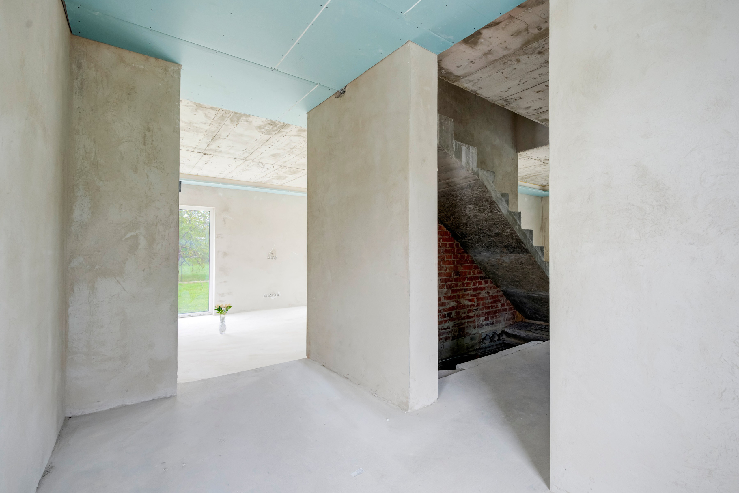 Pagubės sodų 11-oji 16, Vilnius. Namas su nepilna apdaila. Elina Sapiega fotografė Vilniuje