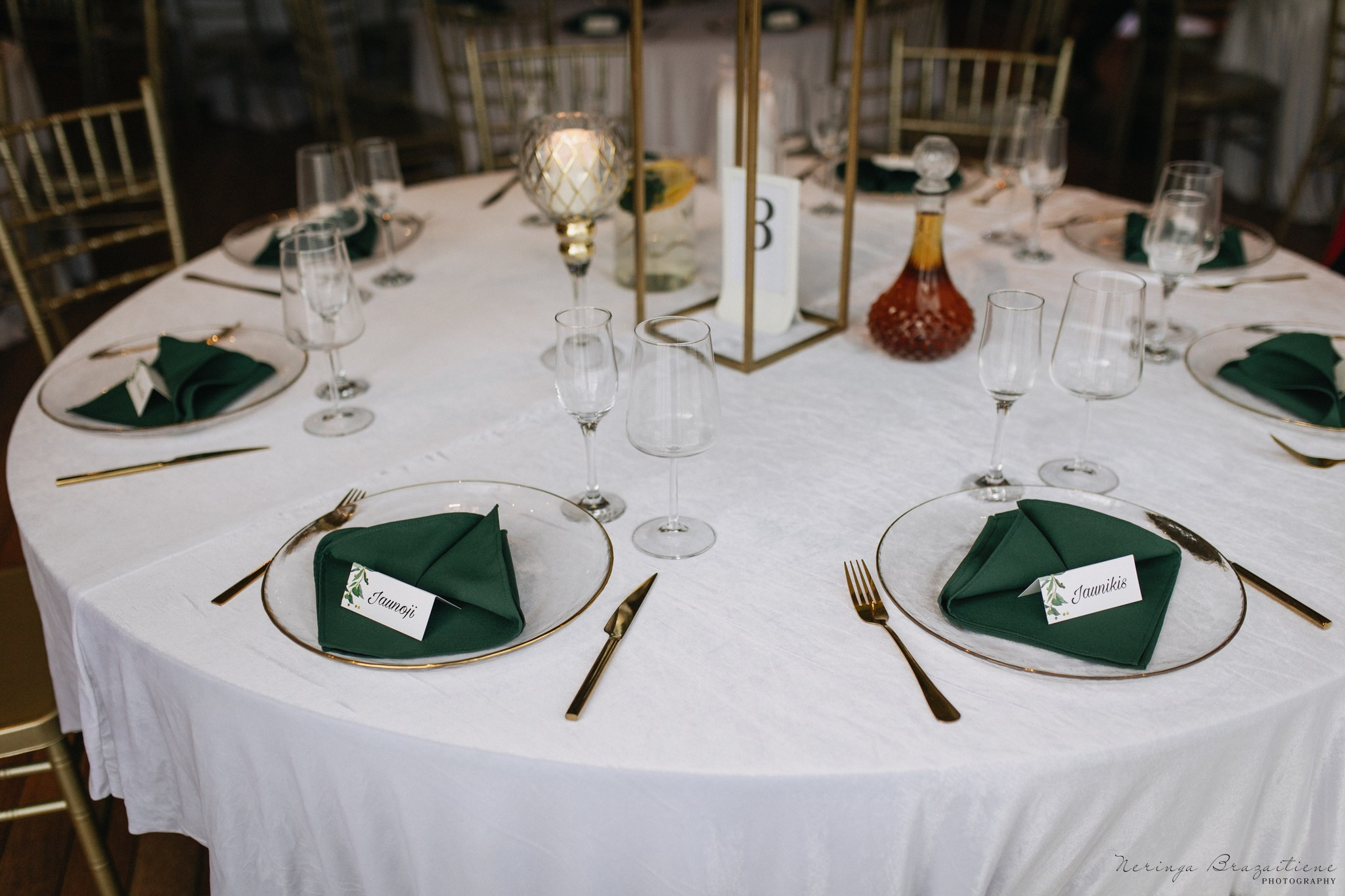 Vestuvinė fotosesija Kaune, Vienybės aikštėje, prie Lietuvos banko